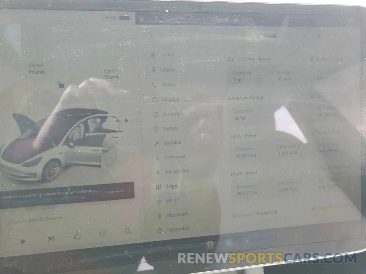 9 Photograph of a damaged car 5YJ3E1EA9PF582536 TESLA MODEL 3 2023