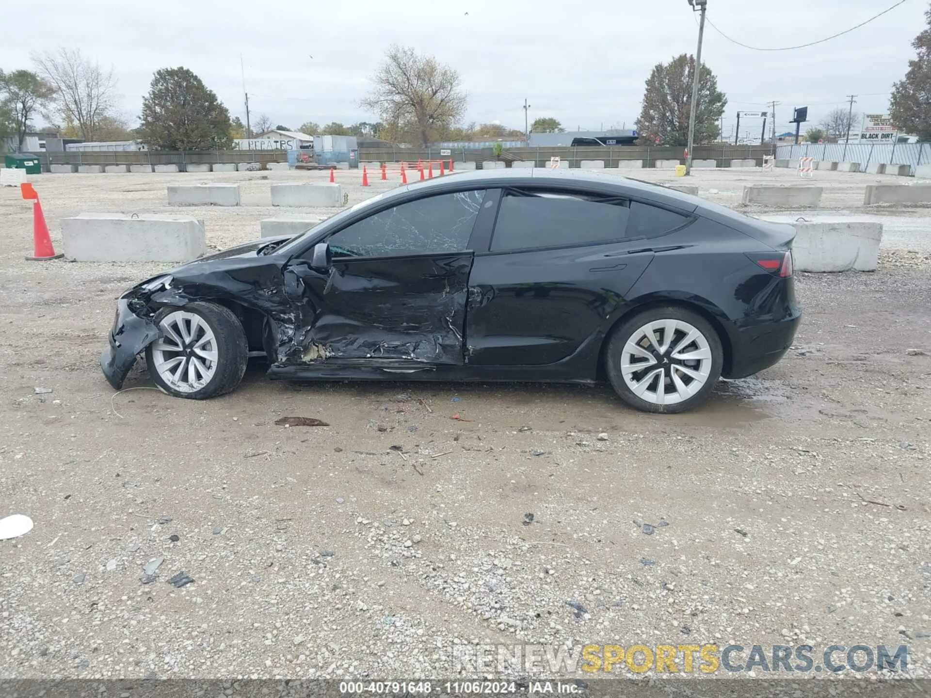 14 Photograph of a damaged car 5YJ3E1EA9PF592564 TESLA MODEL 3 2023
