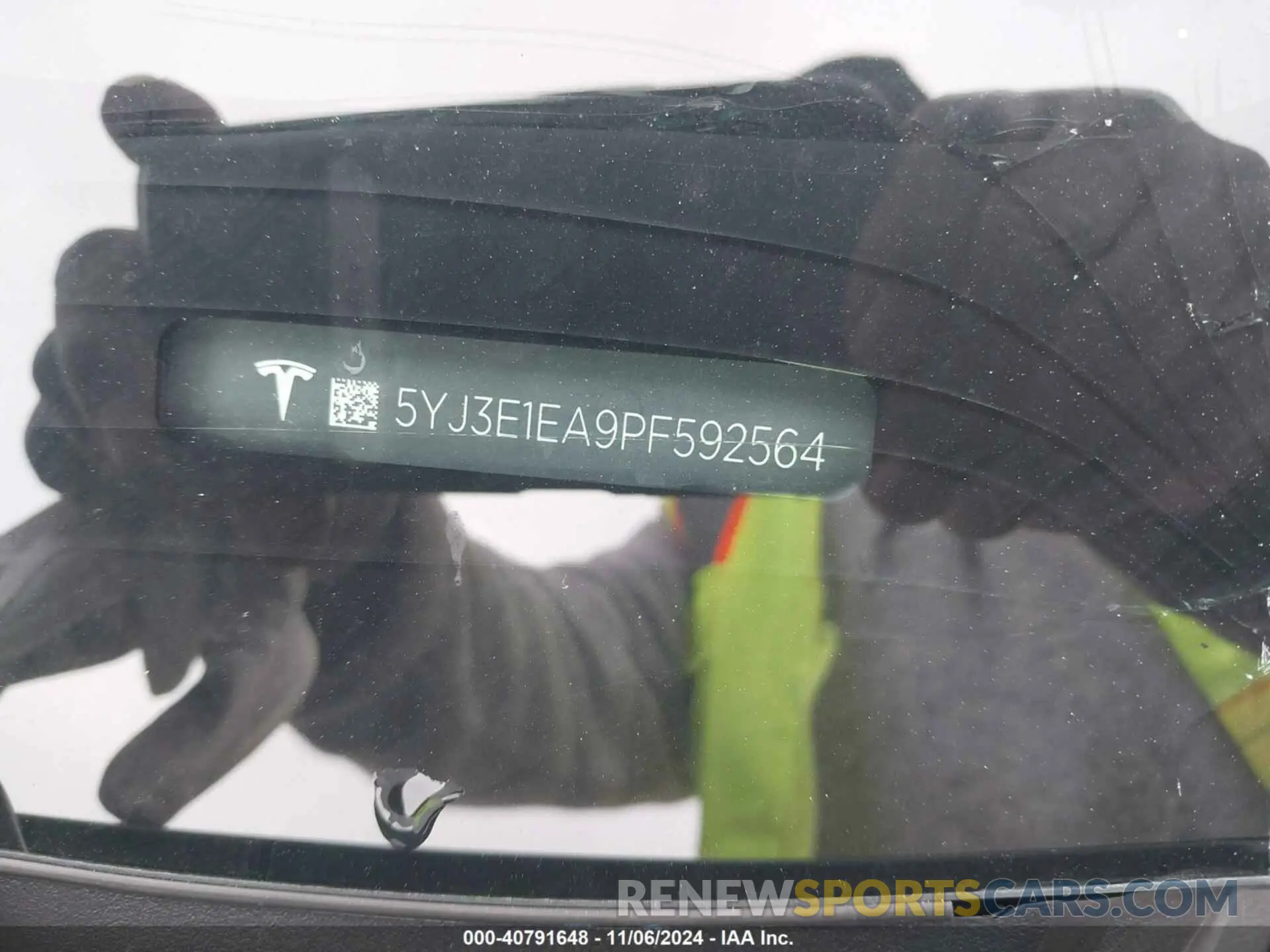 9 Photograph of a damaged car 5YJ3E1EA9PF592564 TESLA MODEL 3 2023