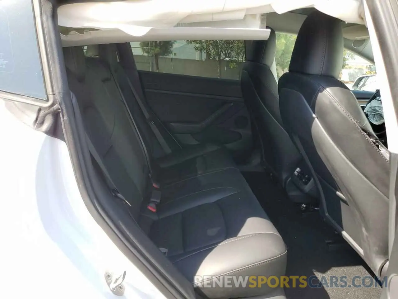 10 Photograph of a damaged car 5YJ3E1EA9PF604289 TESLA MODEL 3 2023
