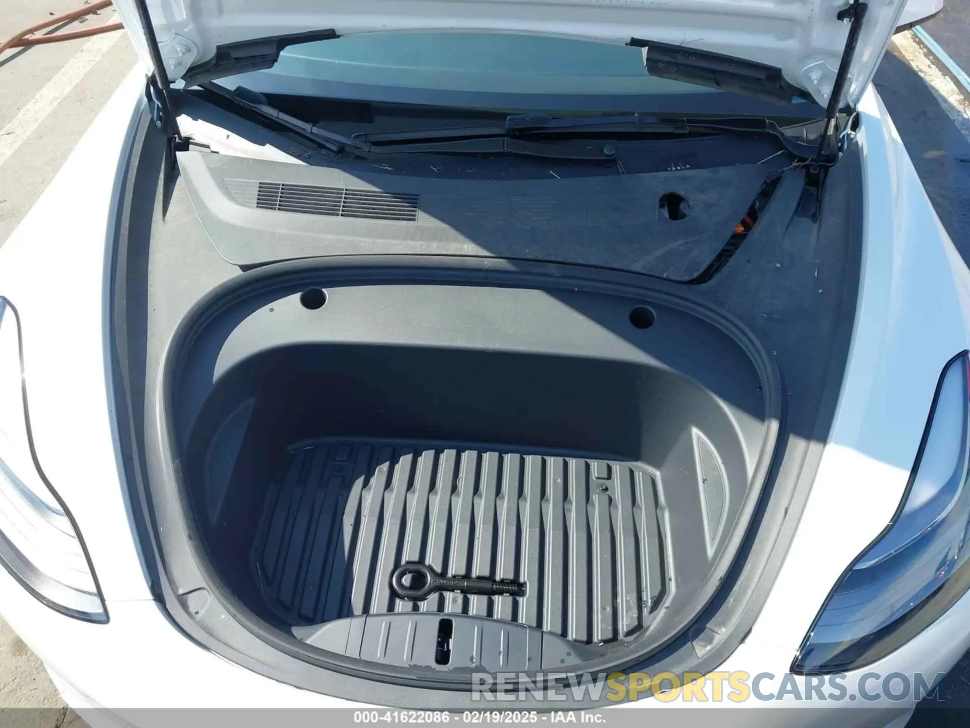 10 Photograph of a damaged car 5YJ3E1EA9PF640015 TESLA MODEL 3 2023