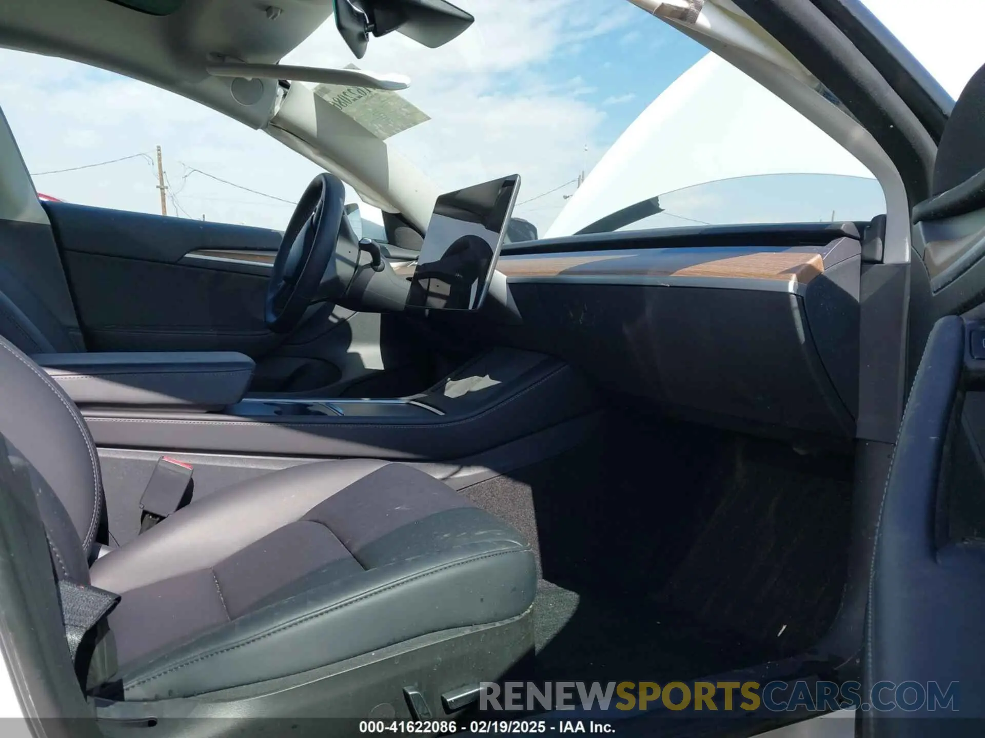 5 Photograph of a damaged car 5YJ3E1EA9PF640015 TESLA MODEL 3 2023