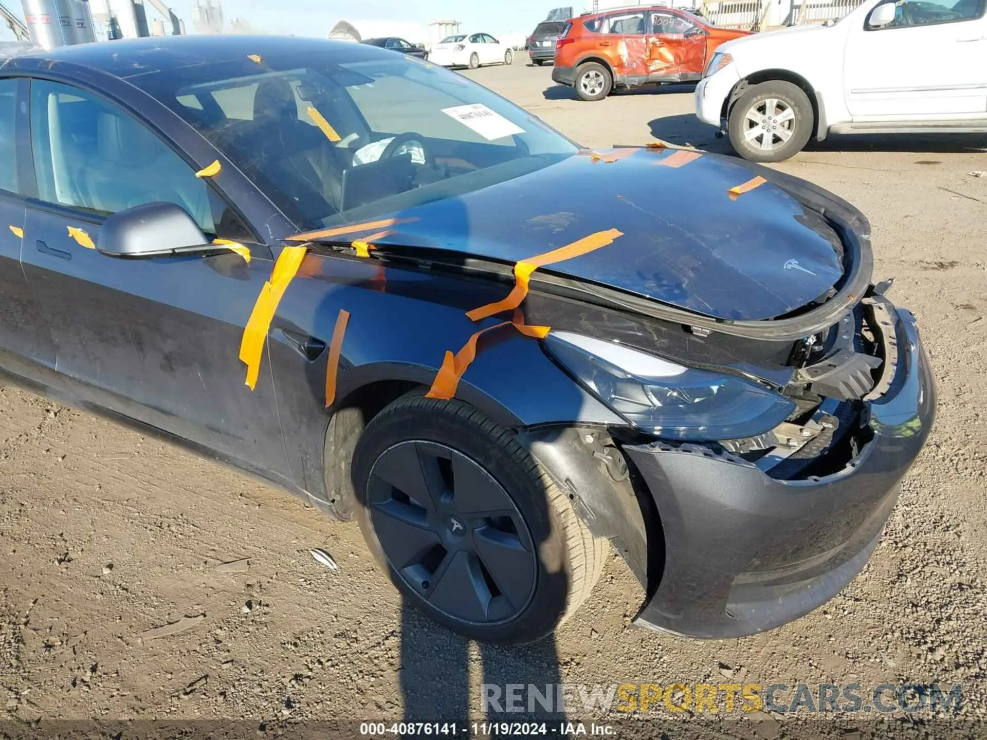 18 Photograph of a damaged car 5YJ3E1EA9PF652262 TESLA MODEL 3 2023