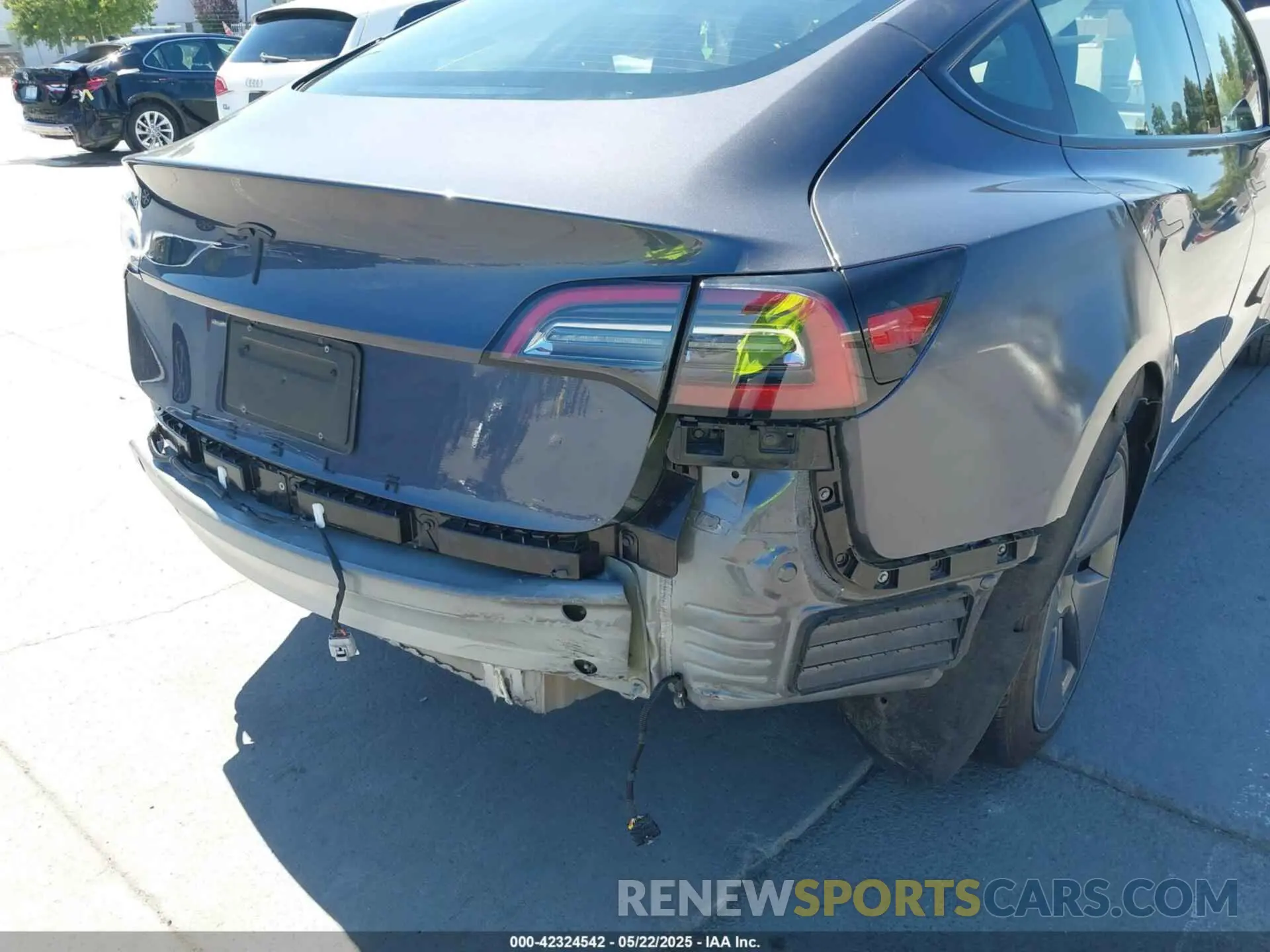 19 Photograph of a damaged car 5YJ3E1EA9PF674309 TESLA MODEL 3 2023