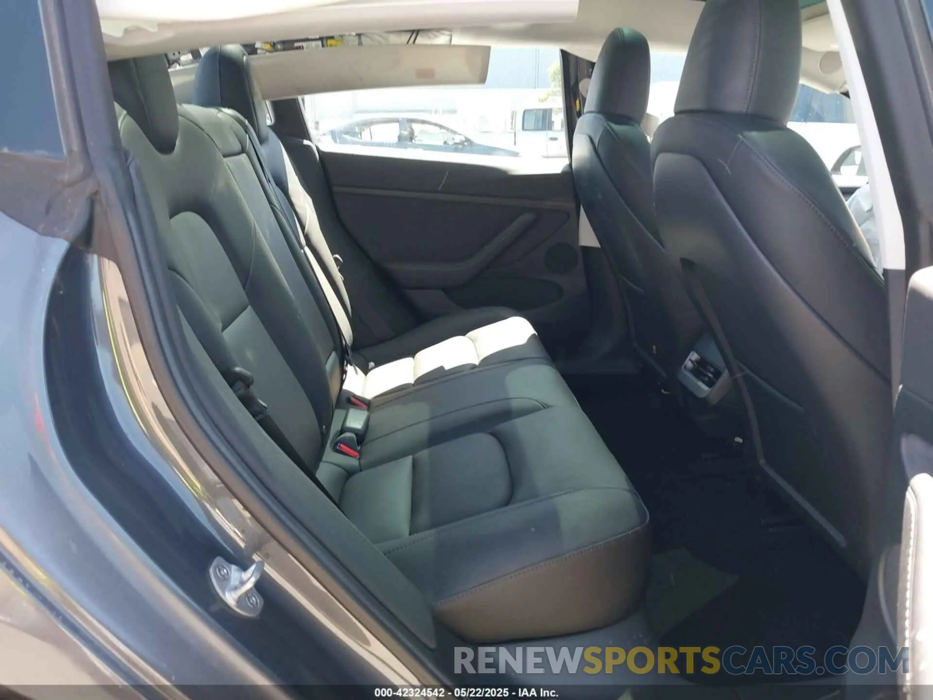 8 Photograph of a damaged car 5YJ3E1EA9PF674309 TESLA MODEL 3 2023