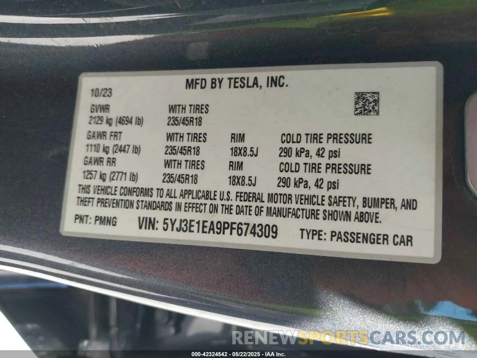 9 Photograph of a damaged car 5YJ3E1EA9PF674309 TESLA MODEL 3 2023