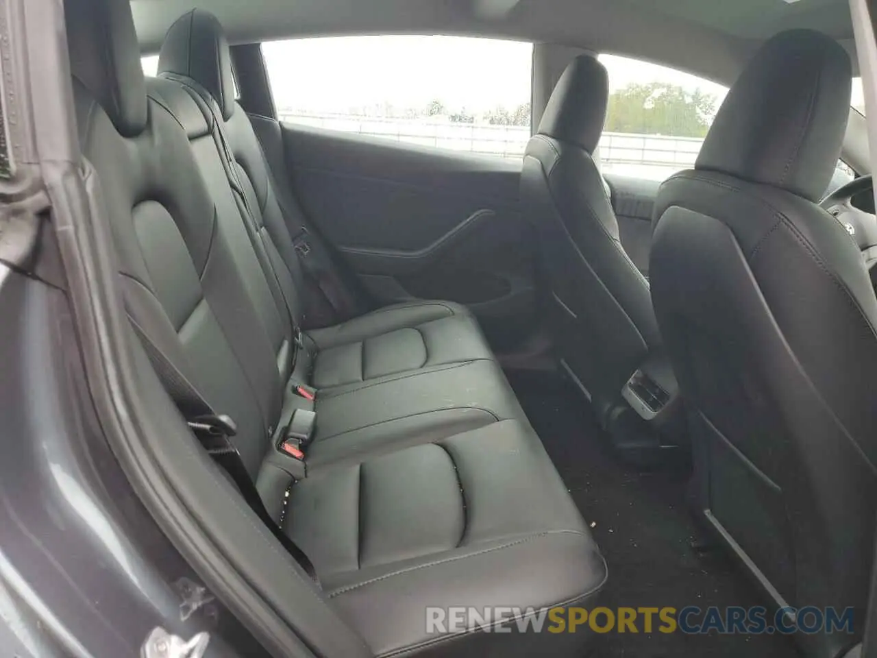 10 Photograph of a damaged car 5YJ3E1EA9PF699016 TESLA MODEL 3 2023