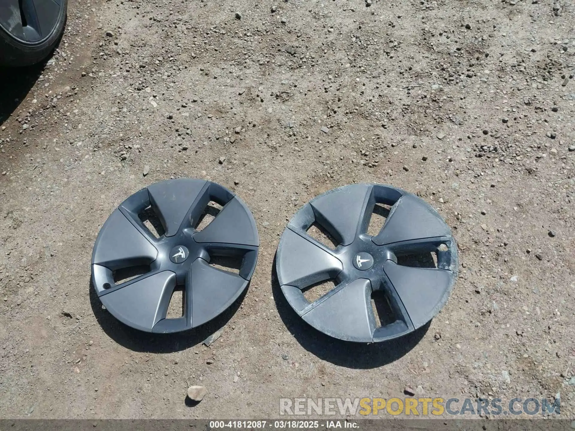 12 Photograph of a damaged car 5YJ3E1EA9PF706837 TESLA MODEL 3 2023