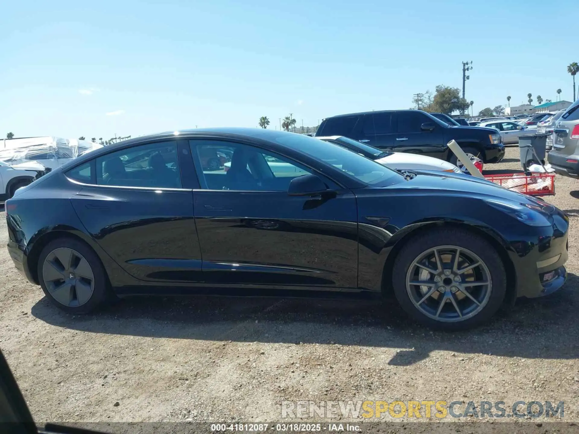 14 Photograph of a damaged car 5YJ3E1EA9PF706837 TESLA MODEL 3 2023
