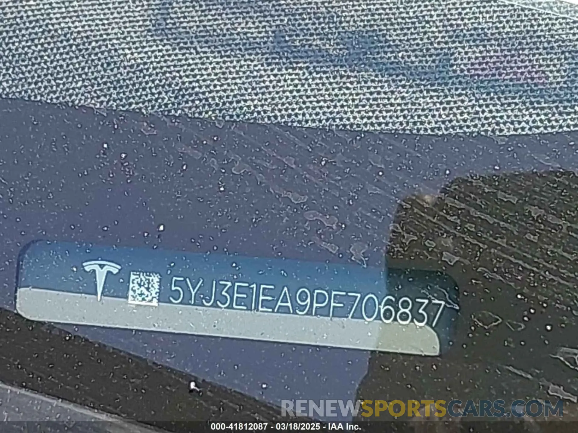 9 Photograph of a damaged car 5YJ3E1EA9PF706837 TESLA MODEL 3 2023