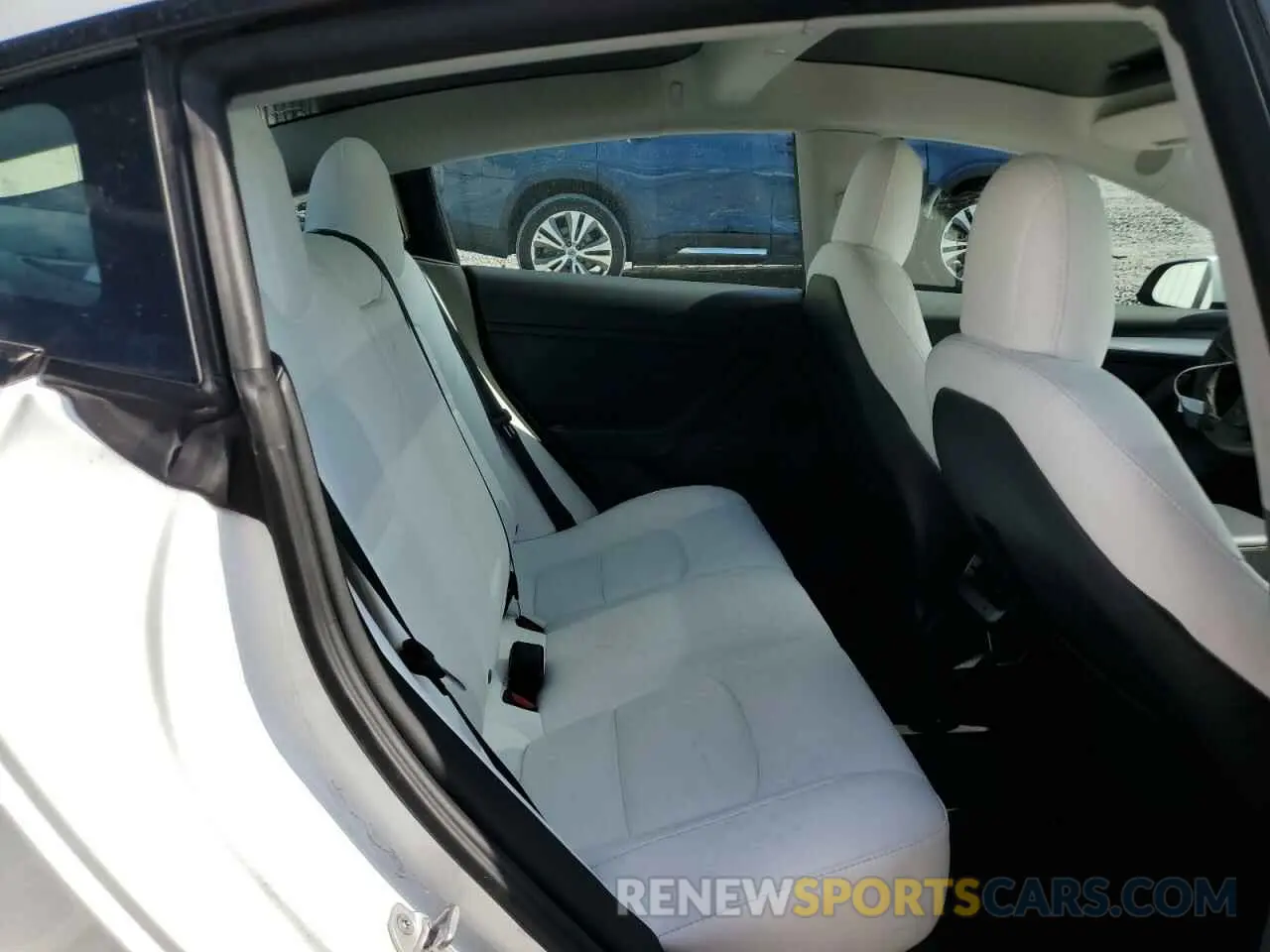10 Photograph of a damaged car 5YJ3E1EAXPF422956 TESLA MODEL 3 2023