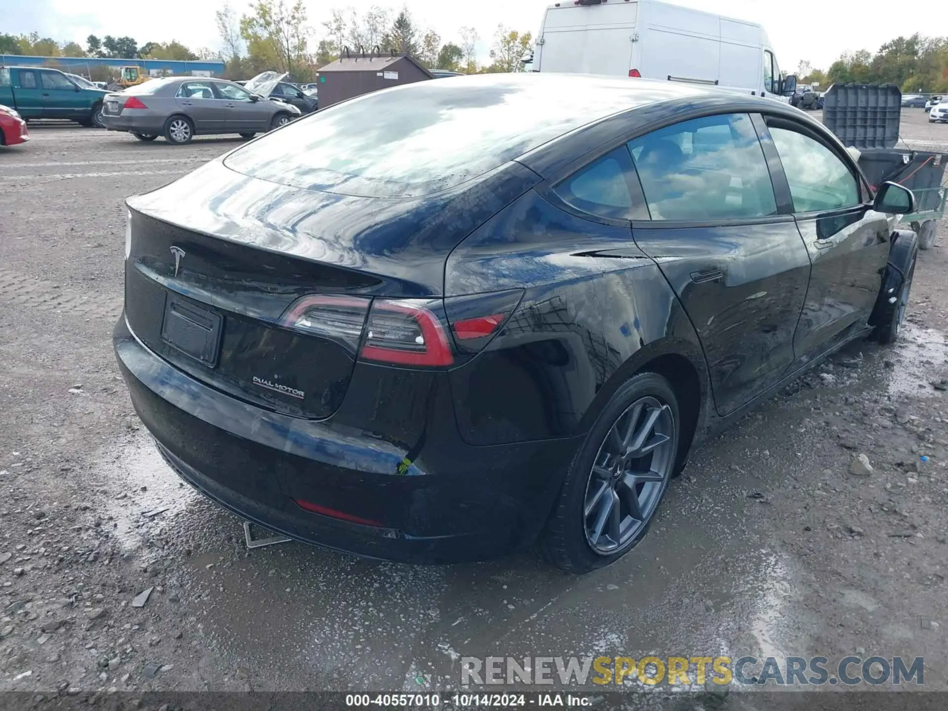 4 Photograph of a damaged car 5YJ3E1EAXPF462728 TESLA MODEL 3 2023