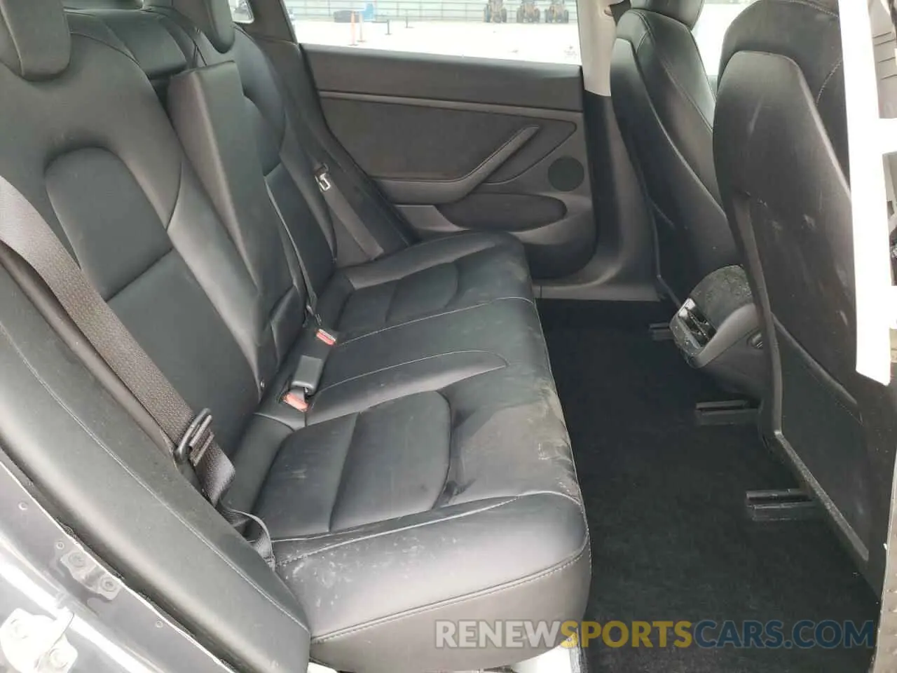 10 Photograph of a damaged car 5YJ3E1EAXPF473390 TESLA MODEL 3 2023