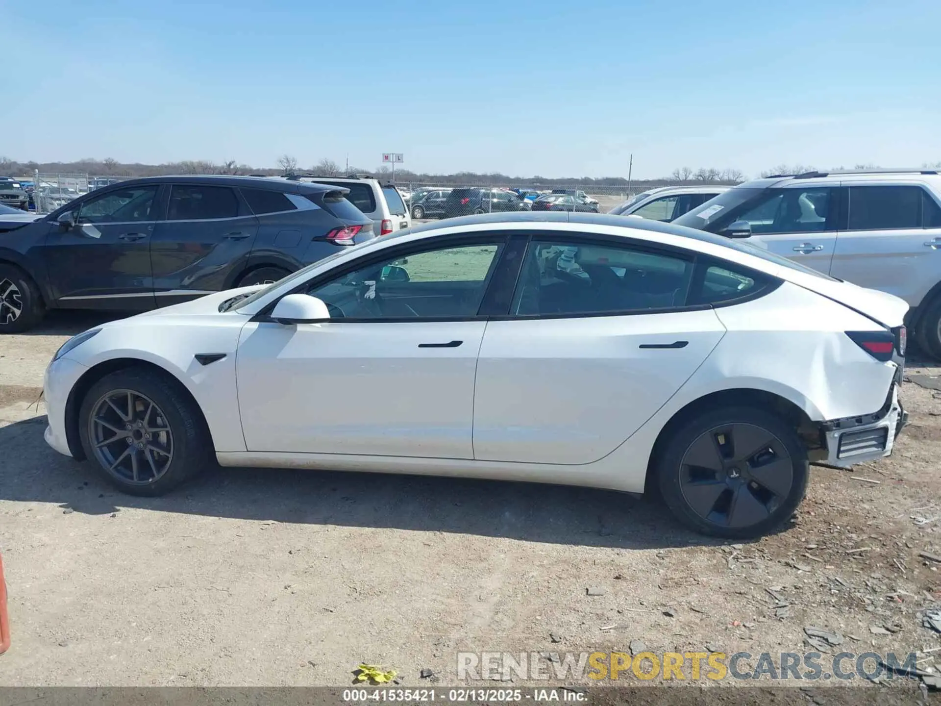 14 Photograph of a damaged car 5YJ3E1EAXPF505951 TESLA MODEL 3 2023