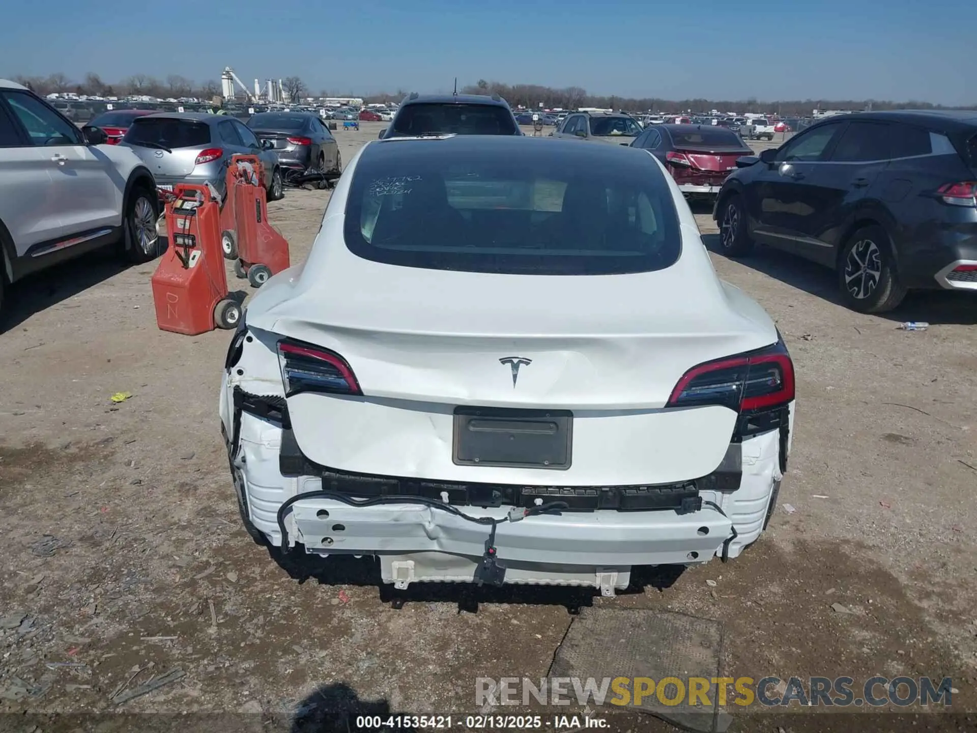 16 Photograph of a damaged car 5YJ3E1EAXPF505951 TESLA MODEL 3 2023