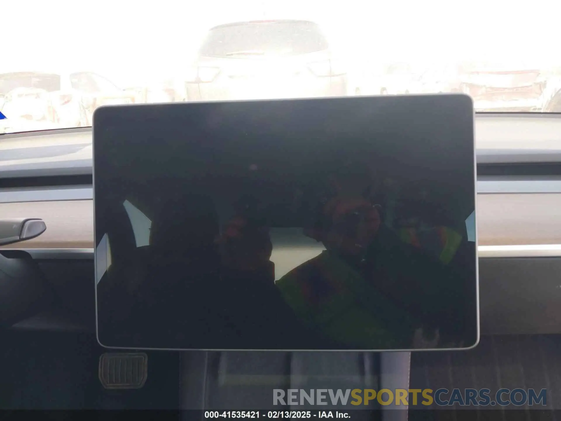 18 Photograph of a damaged car 5YJ3E1EAXPF505951 TESLA MODEL 3 2023