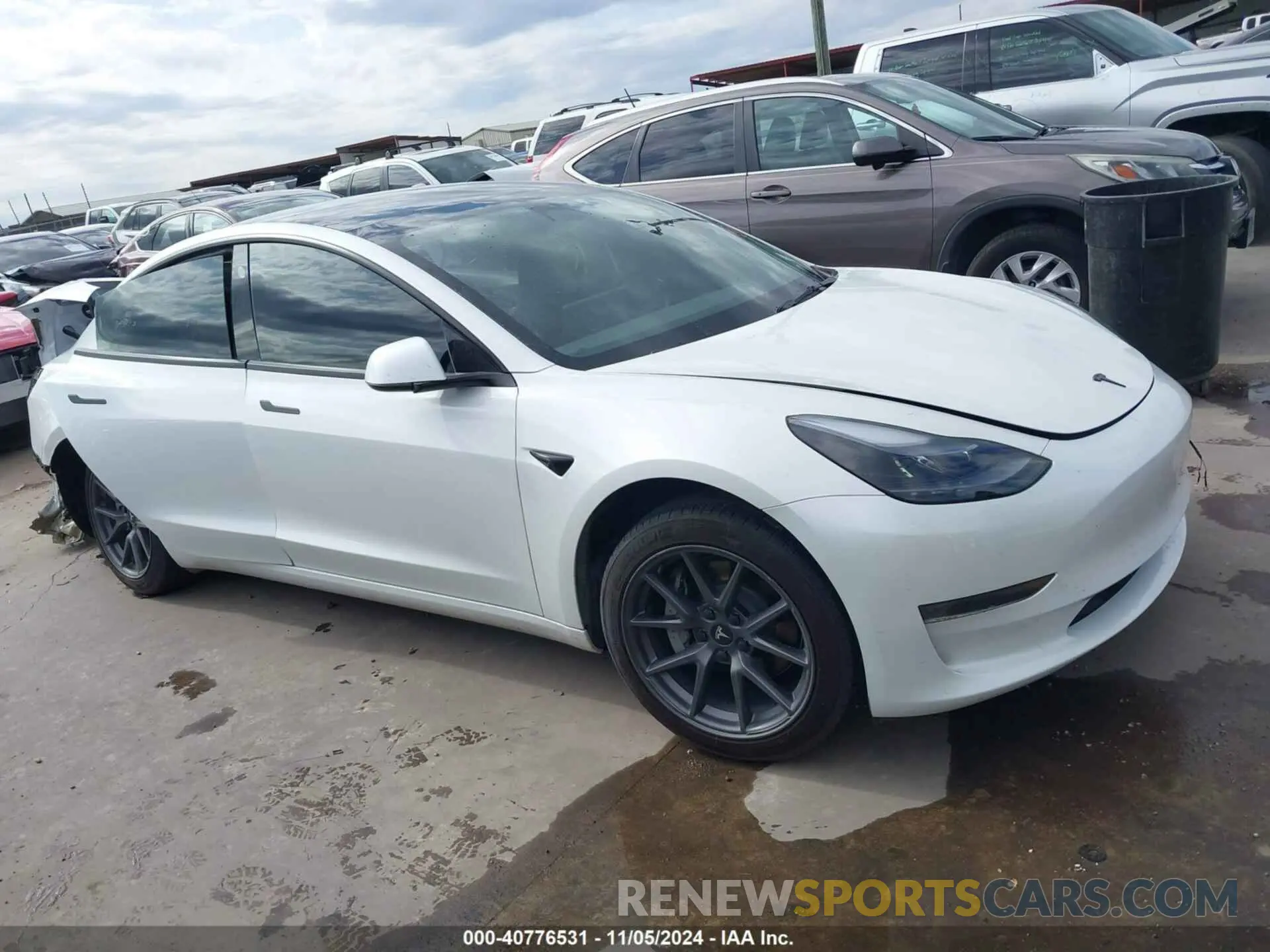 13 Photograph of a damaged car 5YJ3E1EAXPF568063 TESLA MODEL 3 2023
