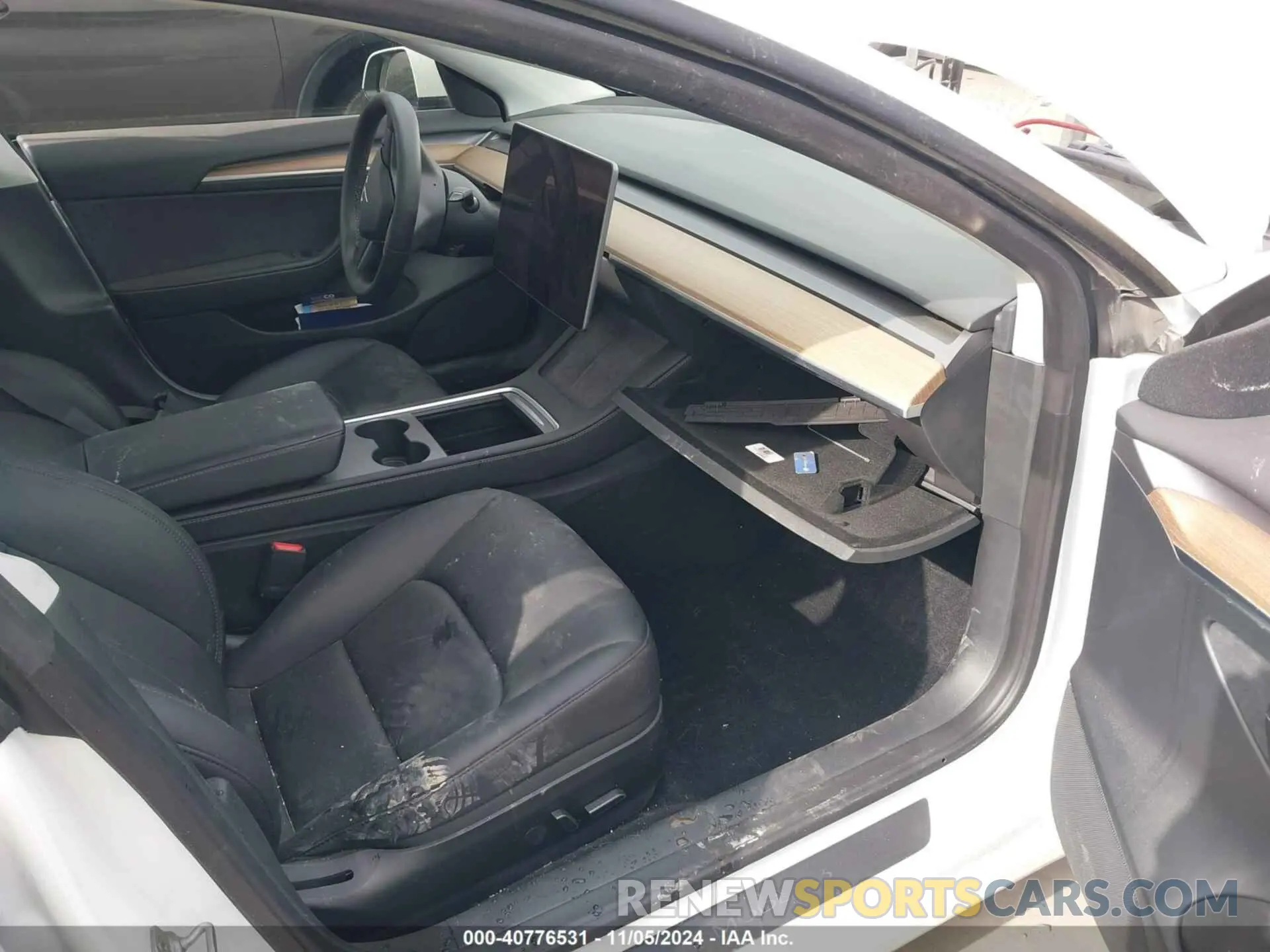 5 Photograph of a damaged car 5YJ3E1EAXPF568063 TESLA MODEL 3 2023