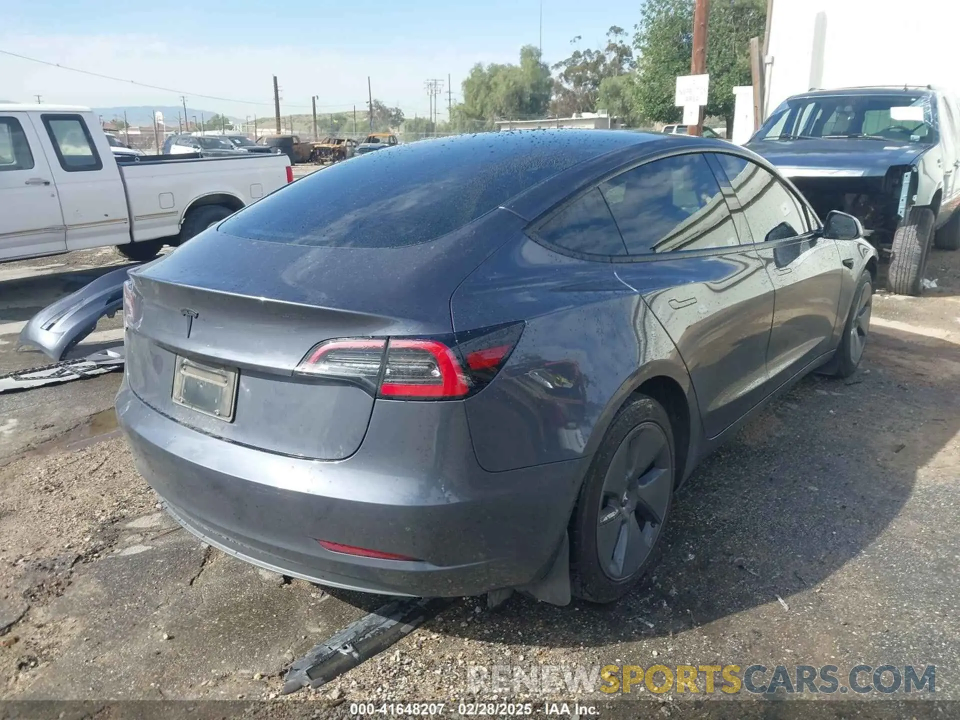 4 Photograph of a damaged car 5YJ3E1EAXPF569360 TESLA MODEL 3 2023
