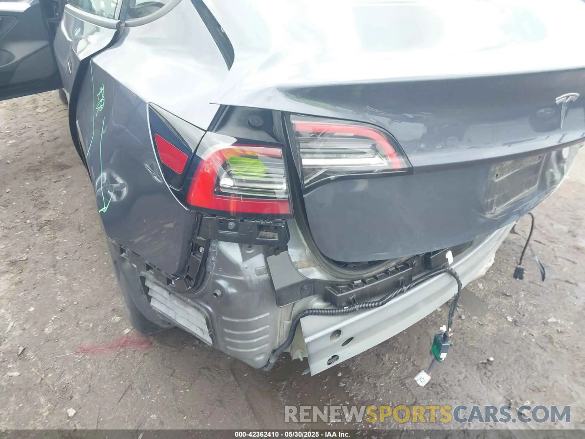 22 Photograph of a damaged car 5YJ3E1EAXPF628911 TESLA MODEL 3 2023