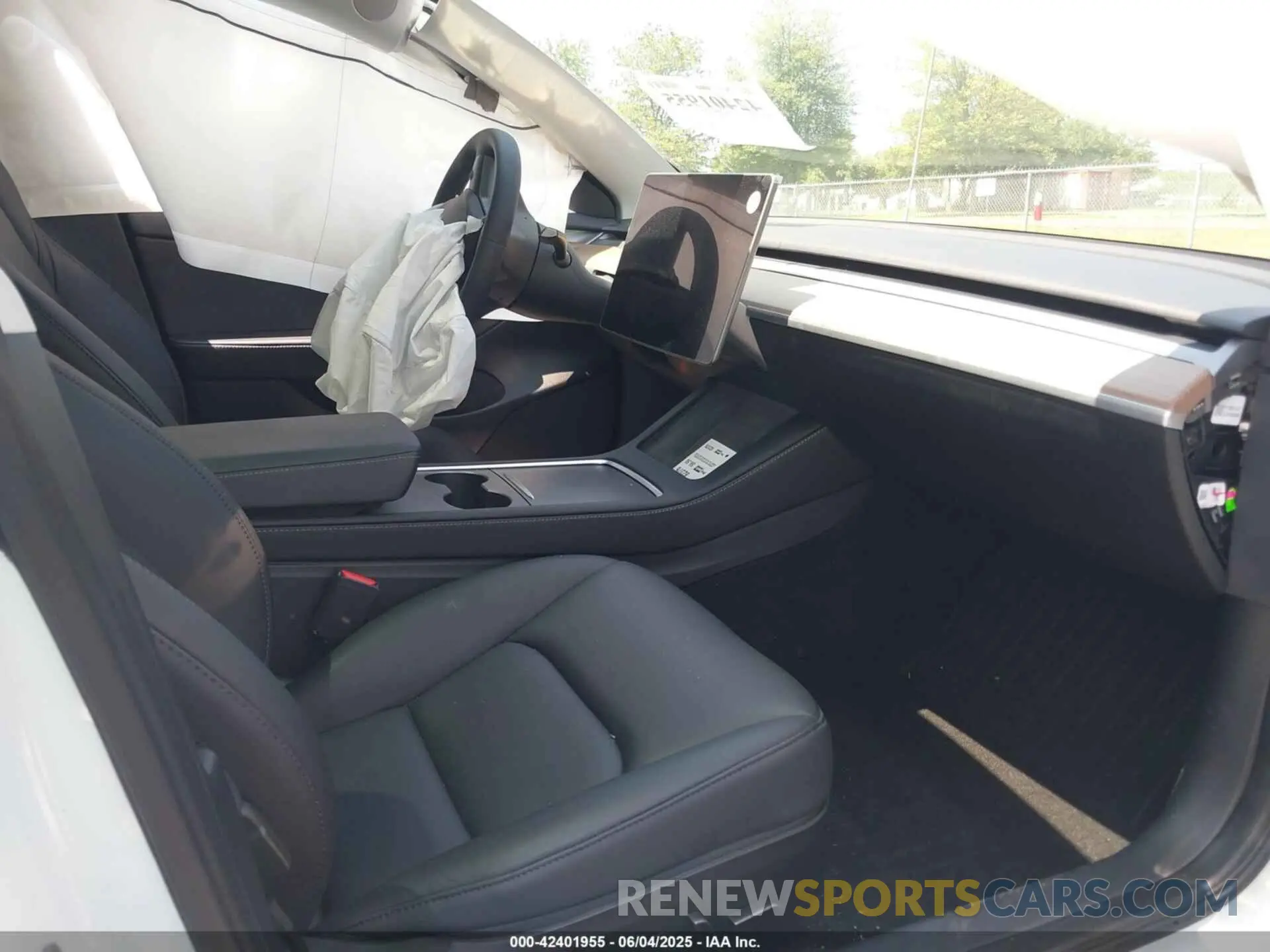 5 Photograph of a damaged car 5YJ3E1EAXPF645384 TESLA MODEL 3 2023
