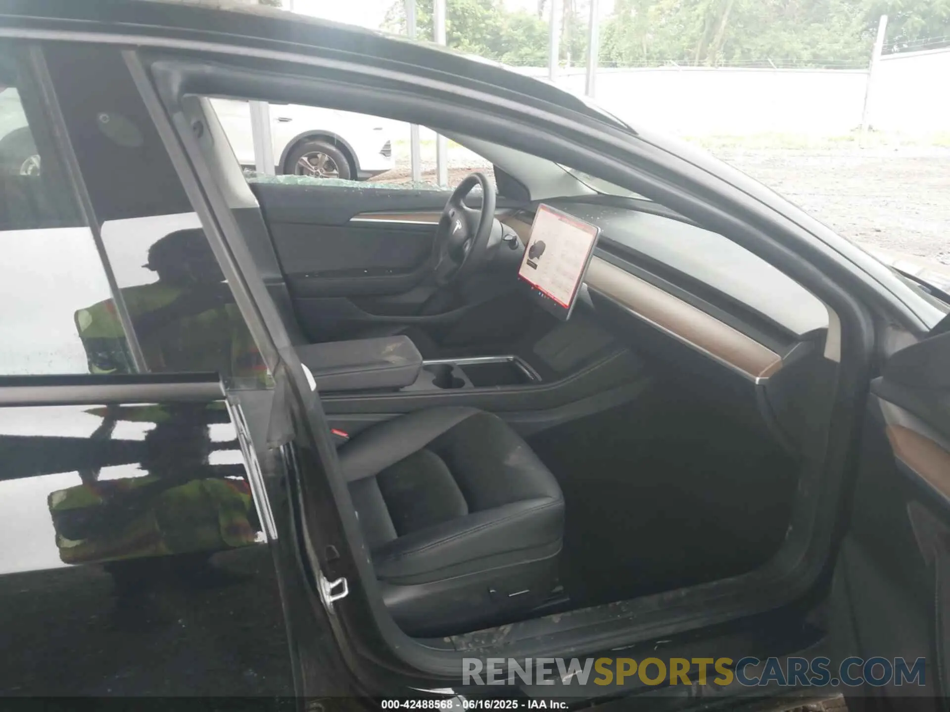 5 Photograph of a damaged car 5YJ3E1EAXPF678417 TESLA MODEL 3 2023