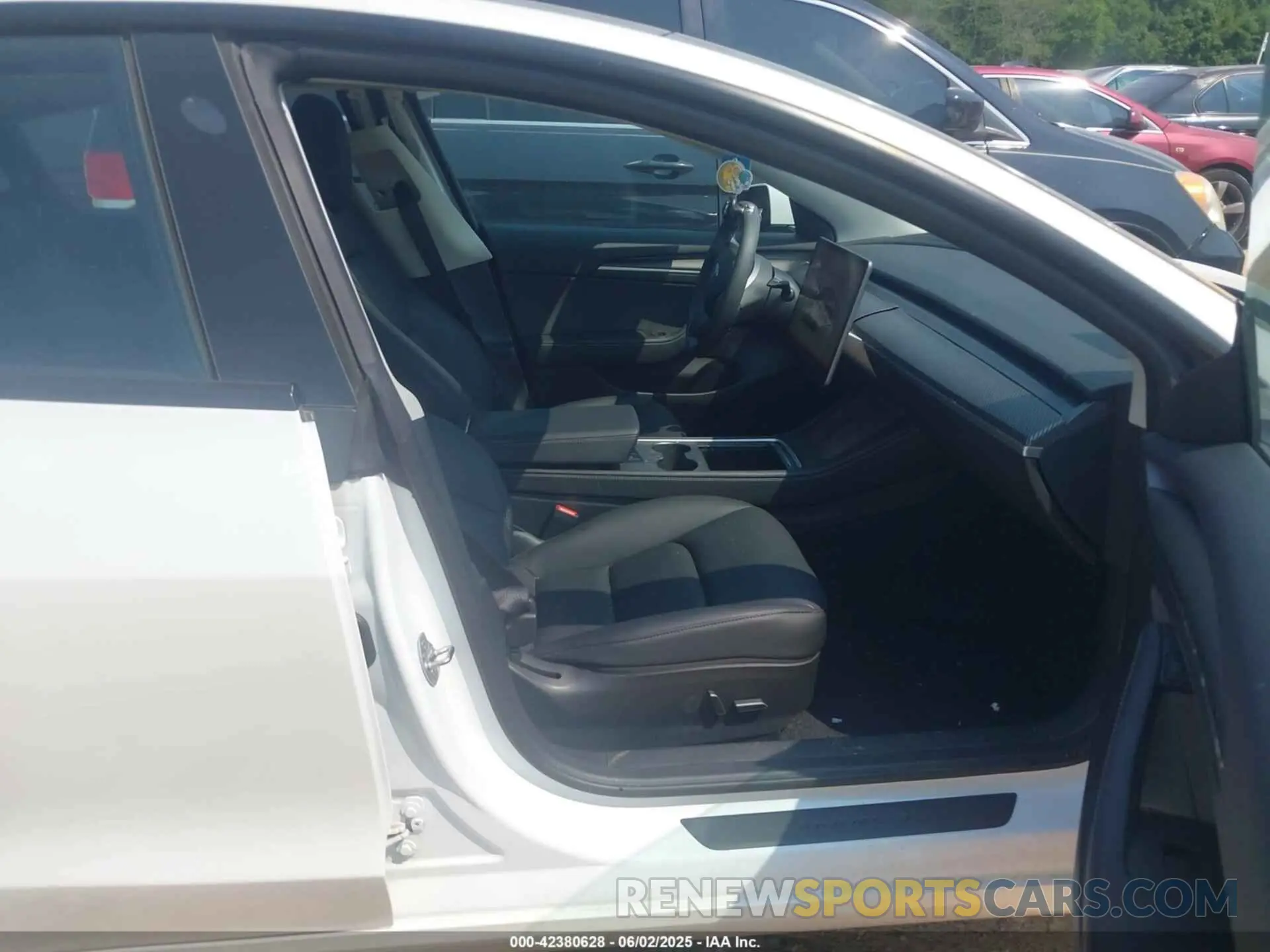 5 Photograph of a damaged car 5YJ3E1EAXPF686095 TESLA MODEL 3 2023