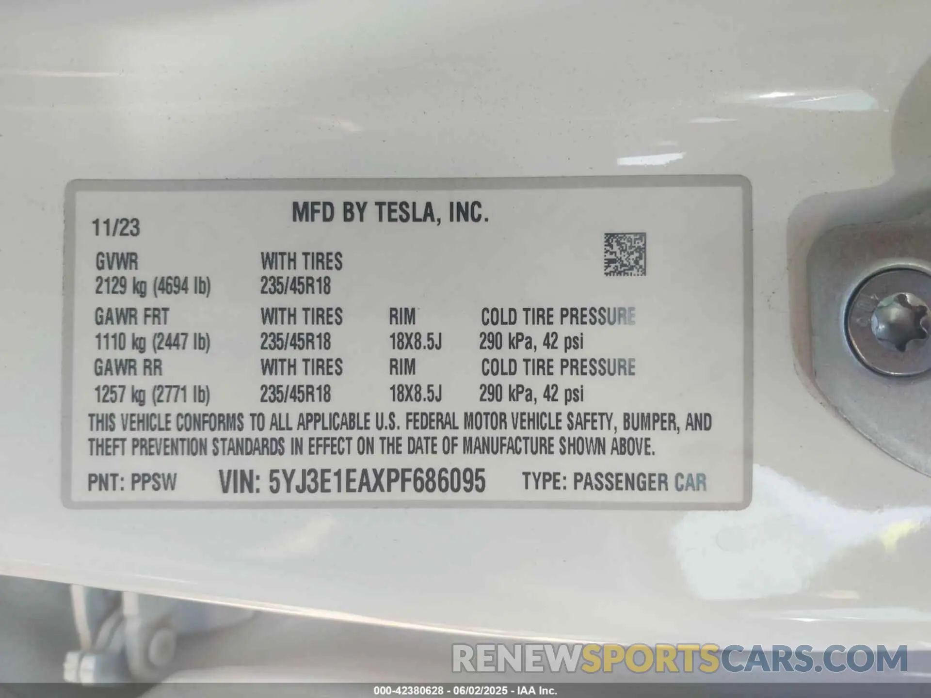 9 Photograph of a damaged car 5YJ3E1EAXPF686095 TESLA MODEL 3 2023