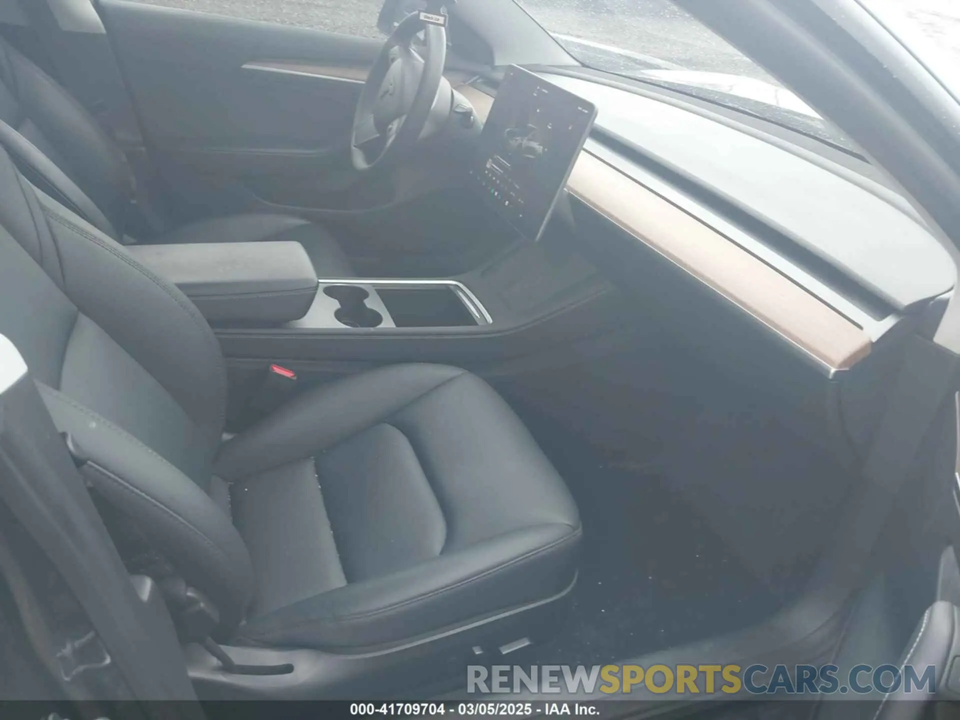 5 Photograph of a damaged car 5YJ3E1EAXPF693693 TESLA MODEL 3 2023