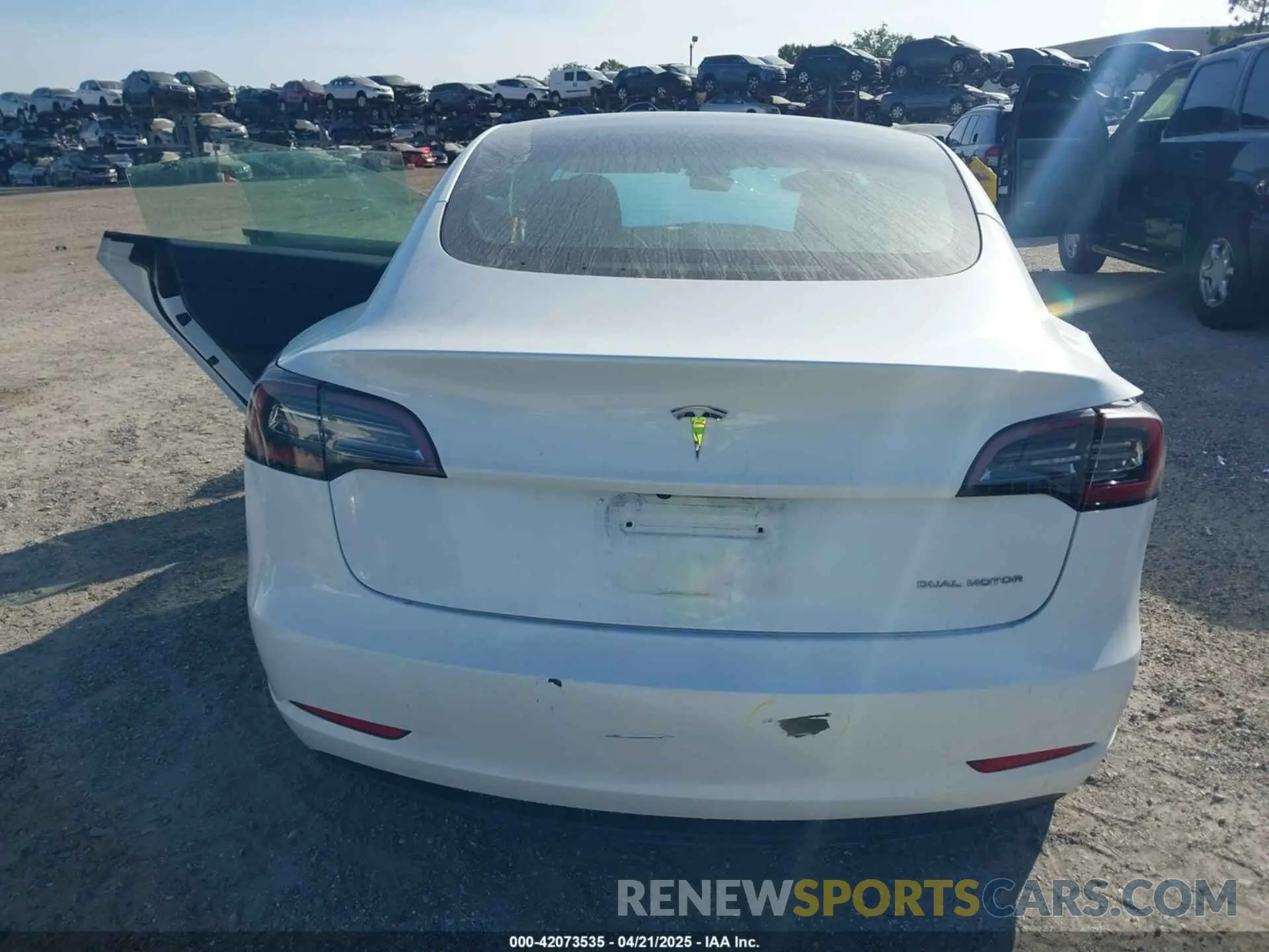 15 Photograph of a damaged car 5YJ3E1EB0PF392696 TESLA MODEL 3 2023