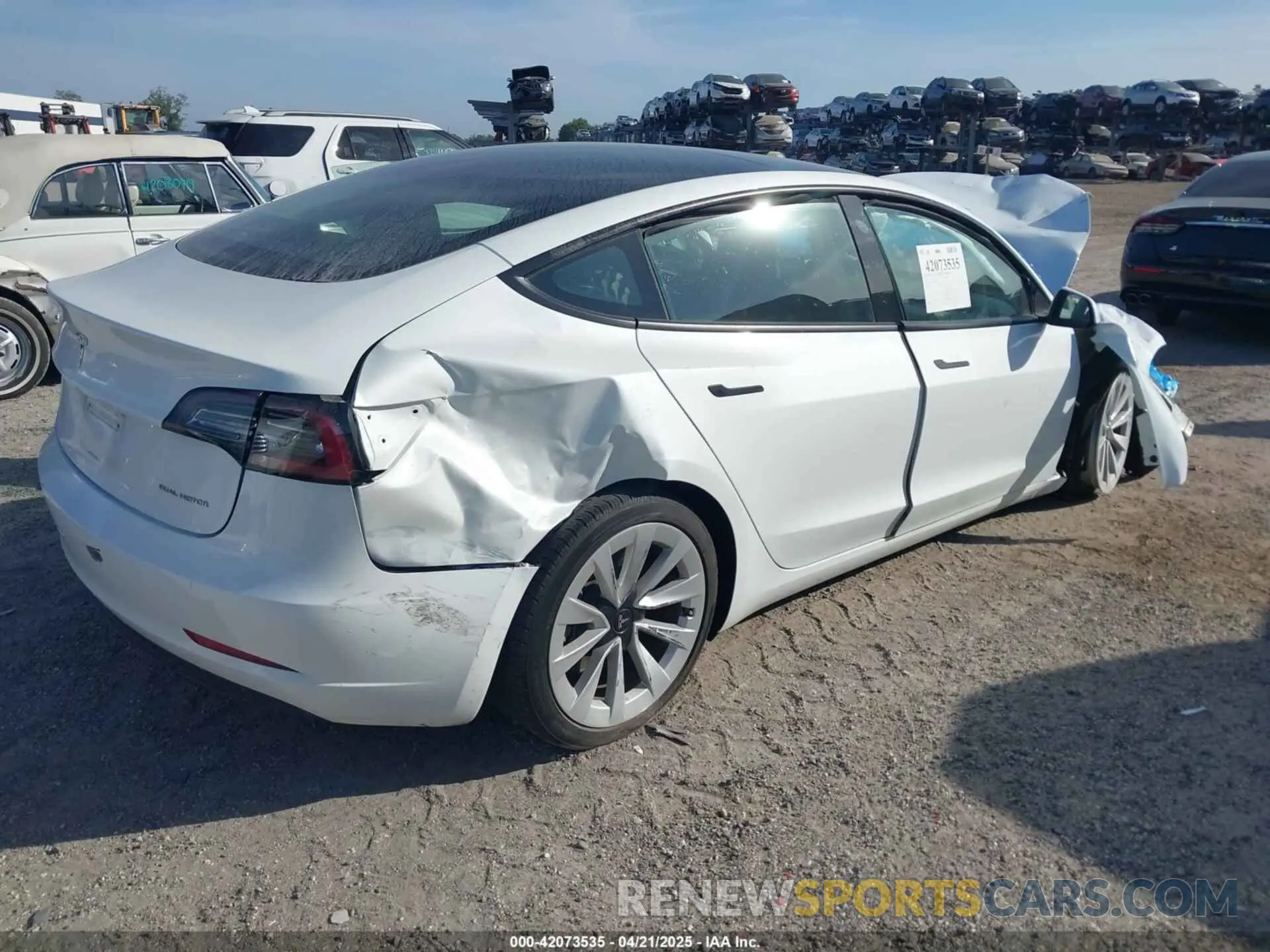 4 Photograph of a damaged car 5YJ3E1EB0PF392696 TESLA MODEL 3 2023