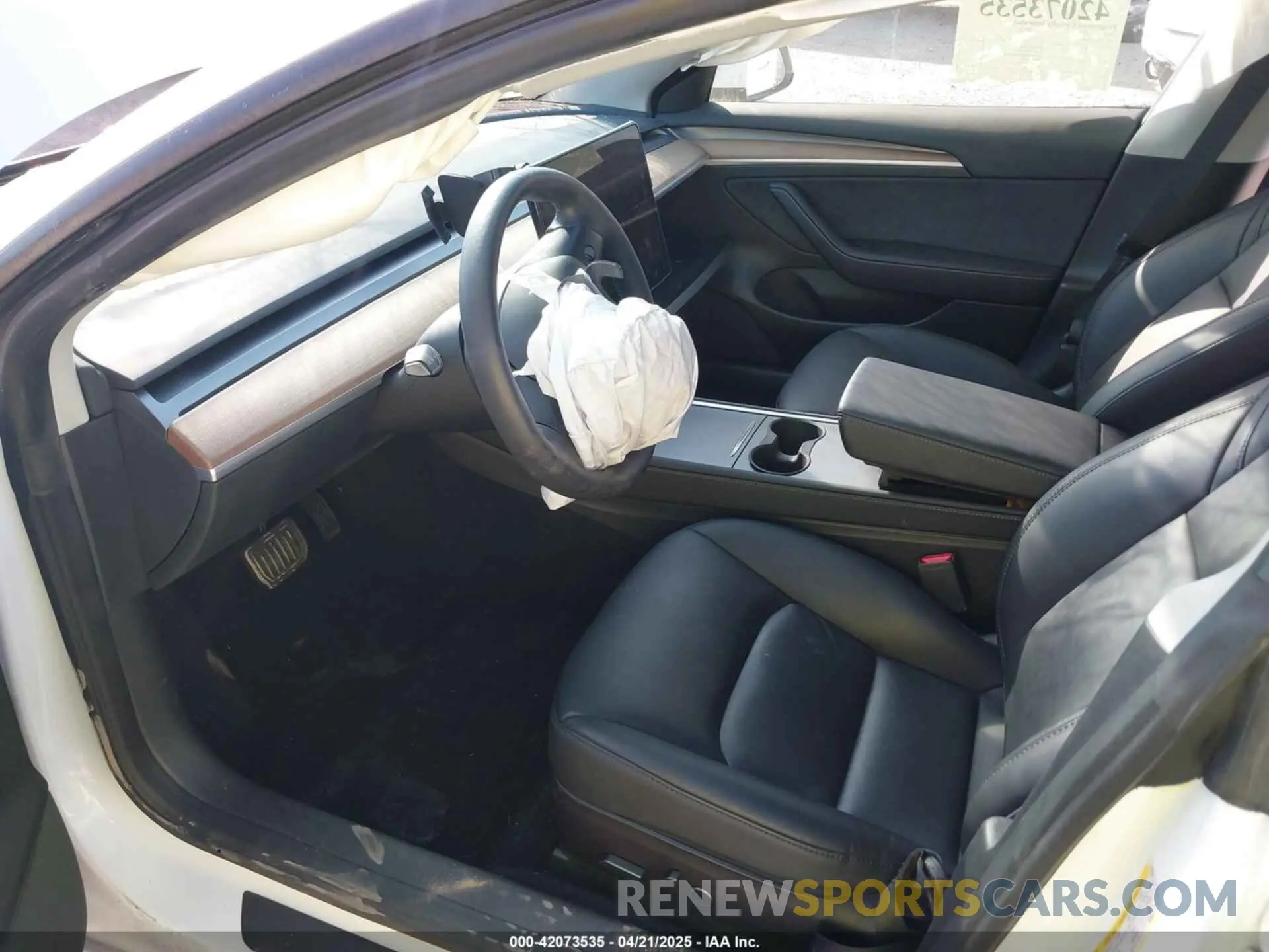 5 Photograph of a damaged car 5YJ3E1EB0PF392696 TESLA MODEL 3 2023