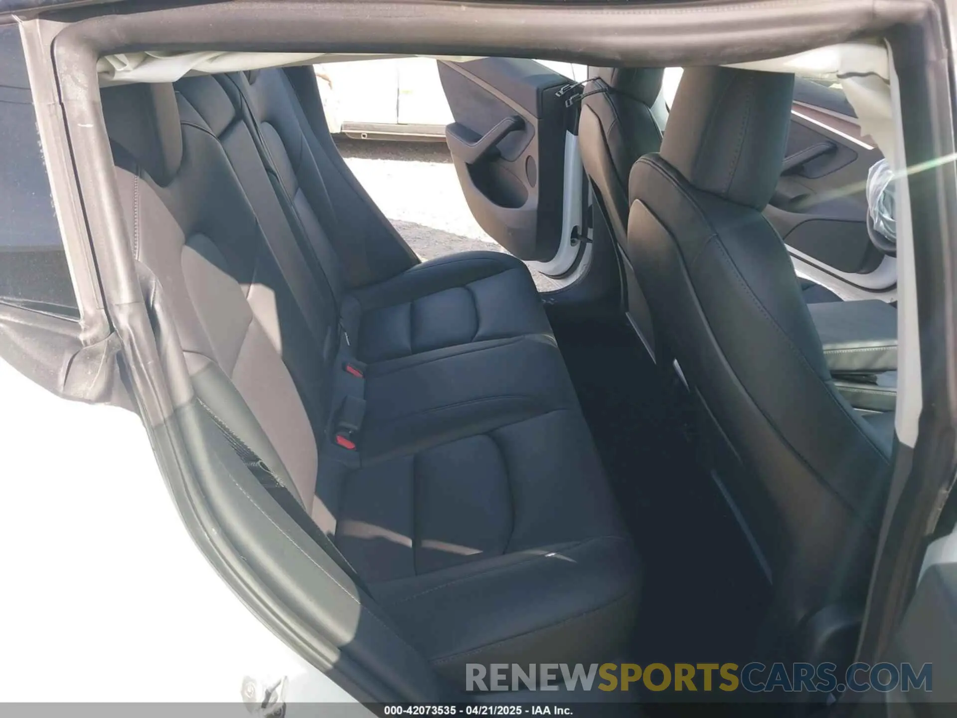8 Photograph of a damaged car 5YJ3E1EB0PF392696 TESLA MODEL 3 2023