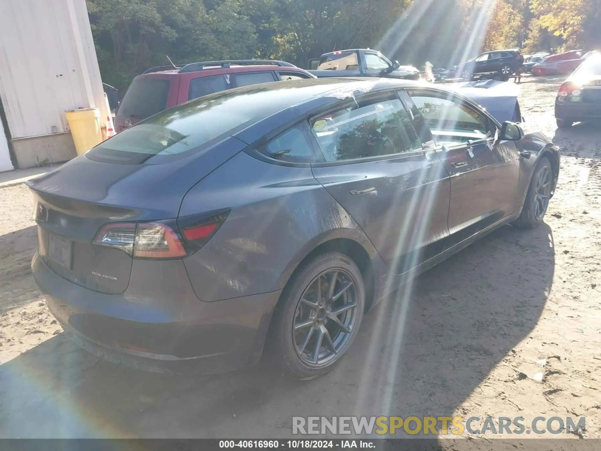 4 Photograph of a damaged car 5YJ3E1EB0PF392794 TESLA MODEL 3 2023