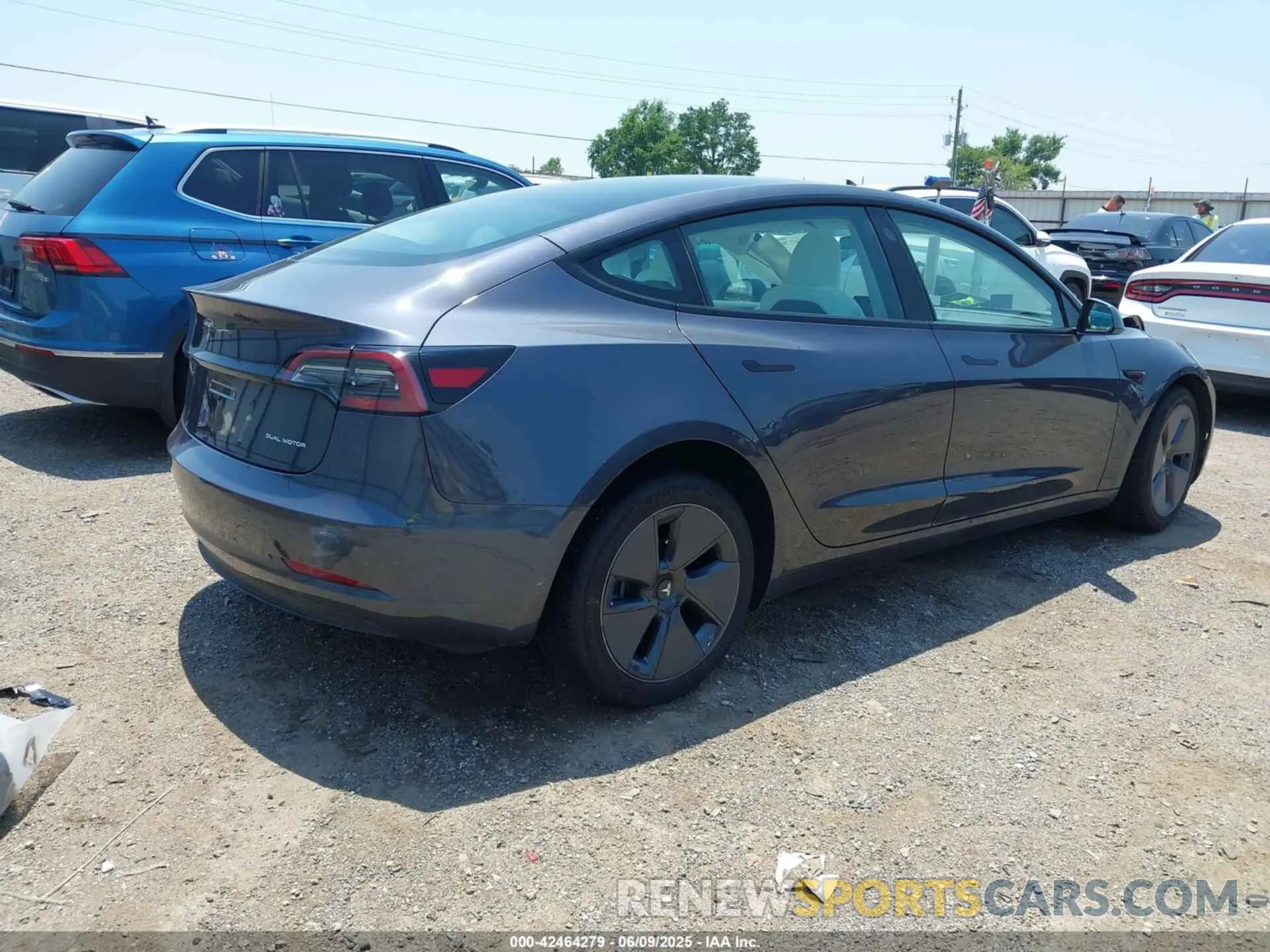 4 Photograph of a damaged car 5YJ3E1EB0PF631633 TESLA MODEL 3 2023