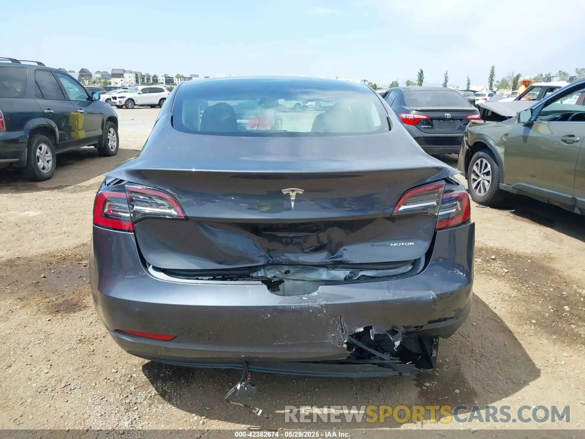 15 Photograph of a damaged car 5YJ3E1EB0PF675745 TESLA MODEL 3 2023