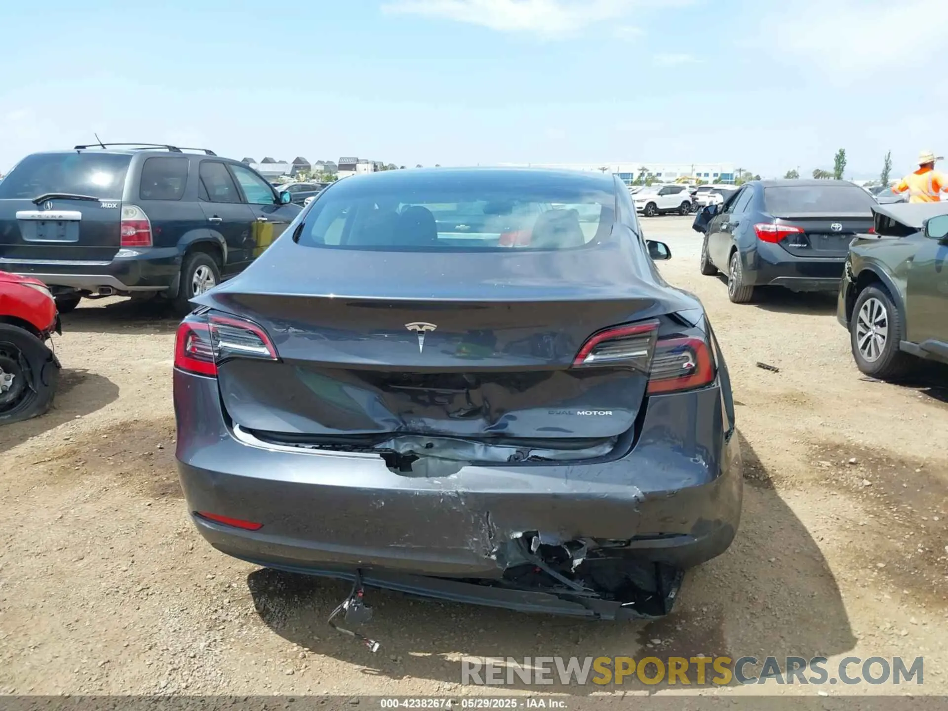 6 Photograph of a damaged car 5YJ3E1EB0PF675745 TESLA MODEL 3 2023
