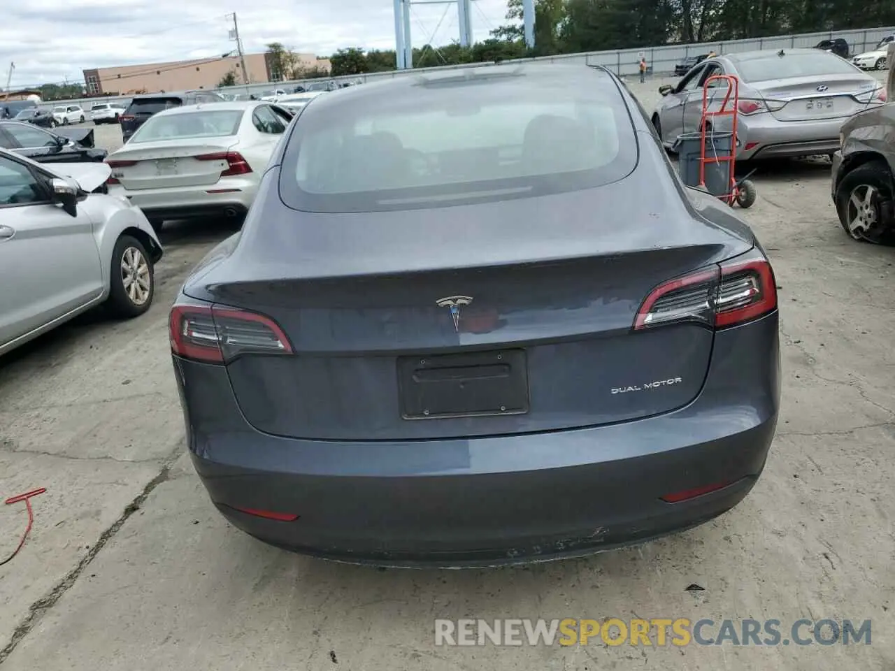 6 Photograph of a damaged car 5YJ3E1EB1PF634072 TESLA MODEL 3 2023