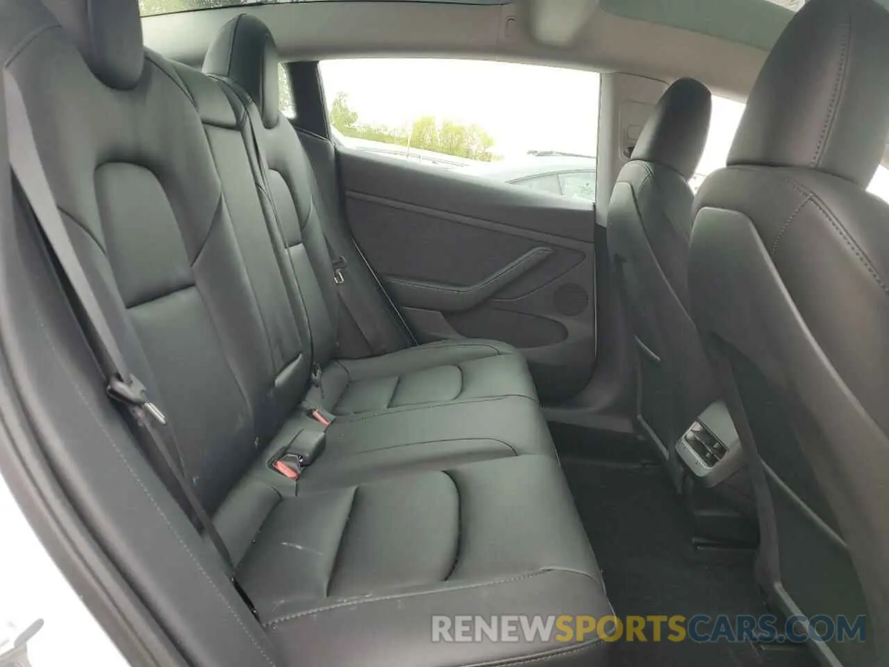 10 Photograph of a damaged car 5YJ3E1EB1PF665368 TESLA MODEL 3 2023