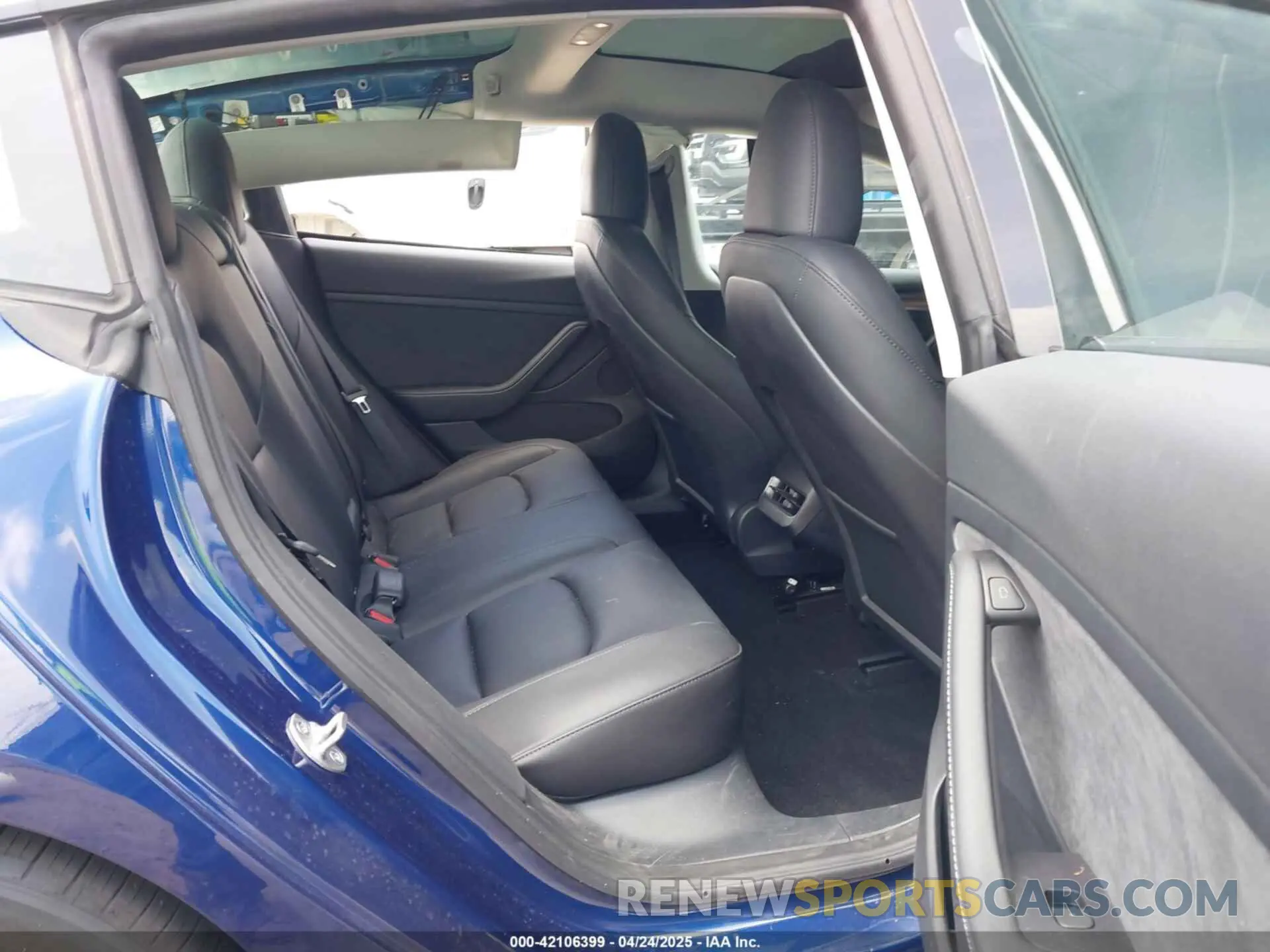 8 Photograph of a damaged car 5YJ3E1EB1PF667685 TESLA MODEL 3 2023