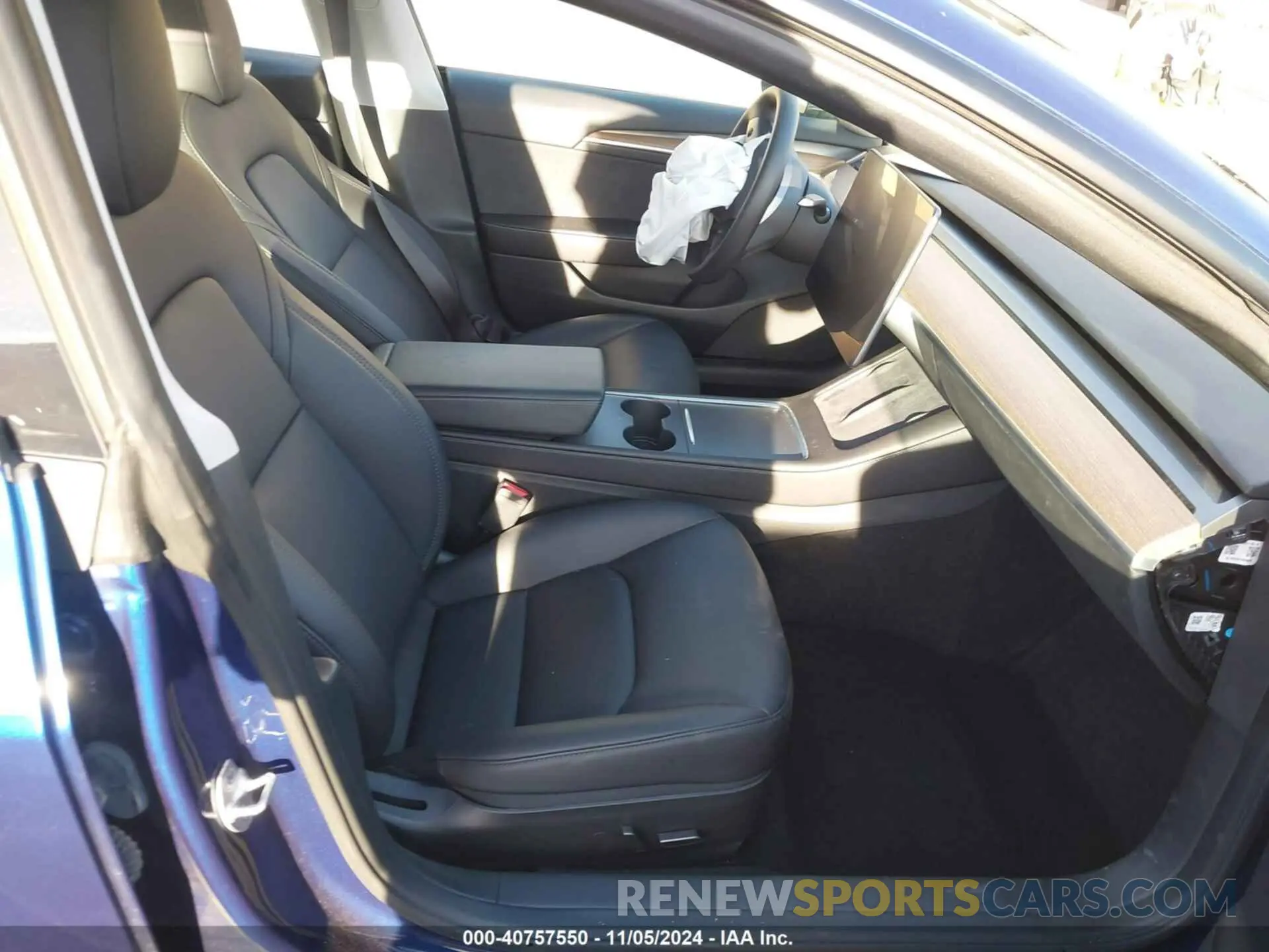 5 Photograph of a damaged car 5YJ3E1EB1PF670540 TESLA MODEL 3 2023