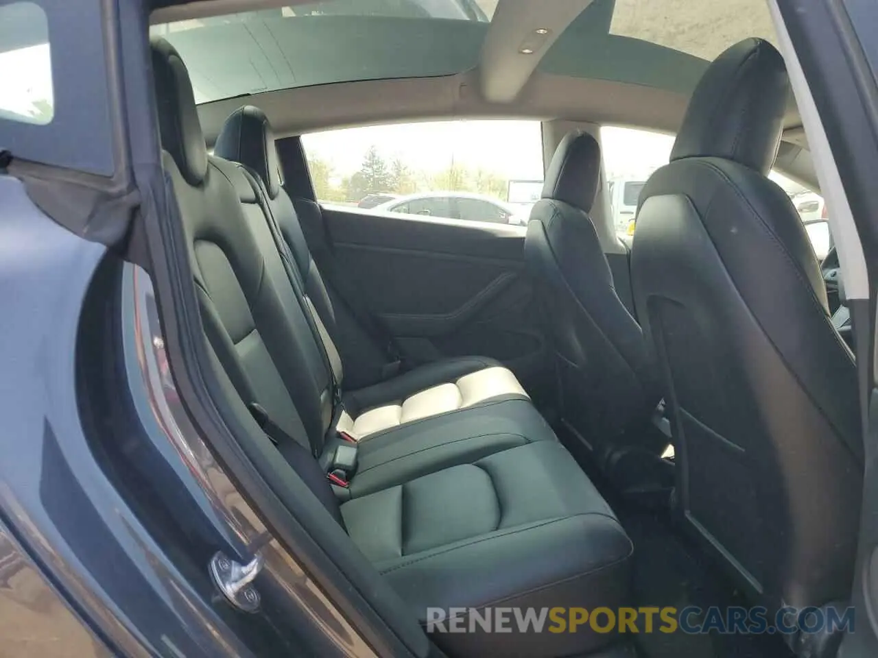 10 Photograph of a damaged car 5YJ3E1EB2PF389041 TESLA MODEL 3 2023