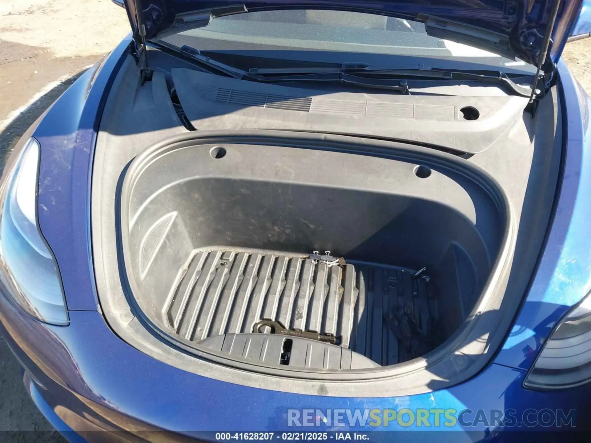 10 Photograph of a damaged car 5YJ3E1EB2PF602781 TESLA MODEL 3 2023