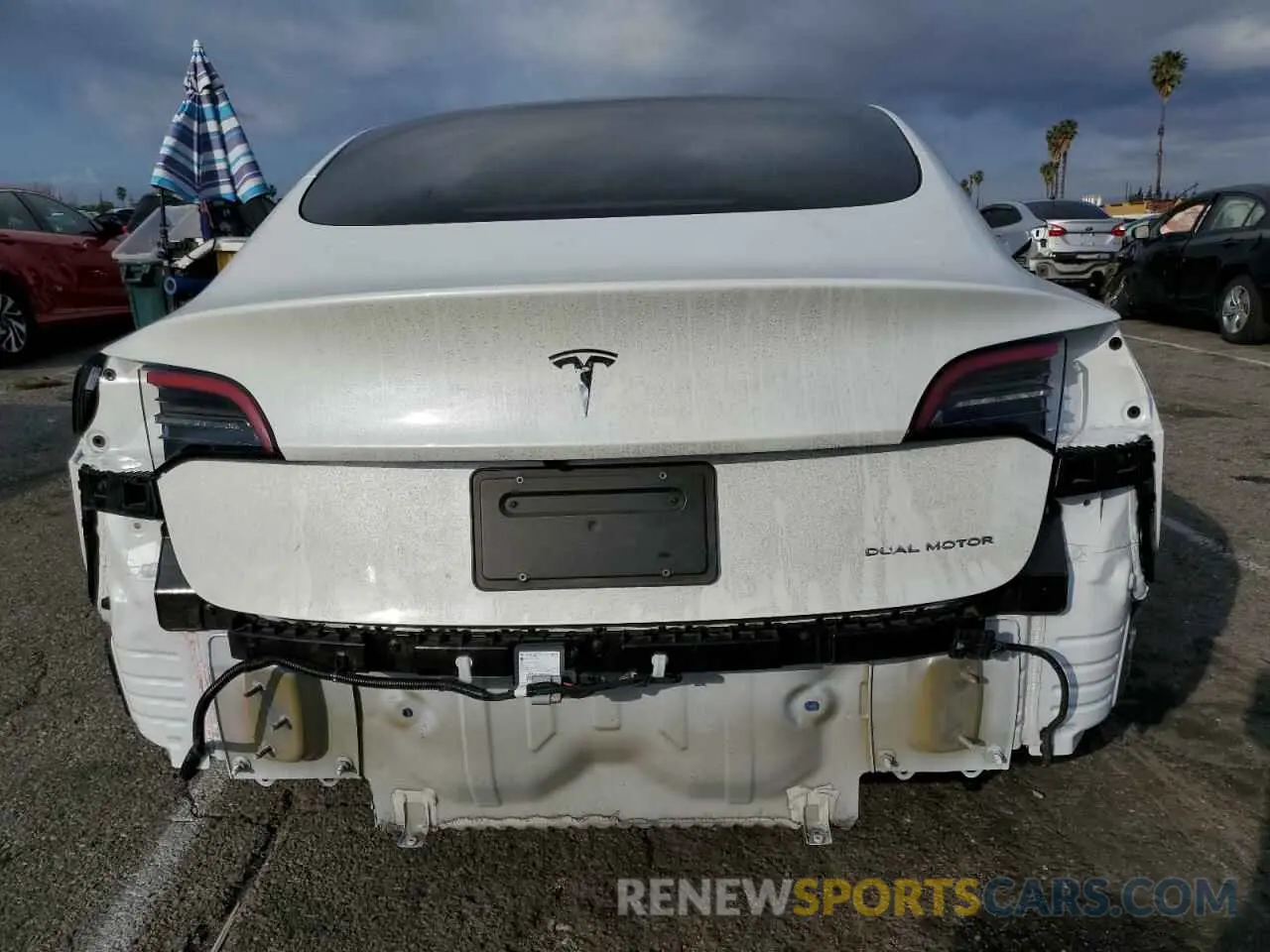 6 Photograph of a damaged car 5YJ3E1EB2PF603073 TESLA MODEL 3 2023
