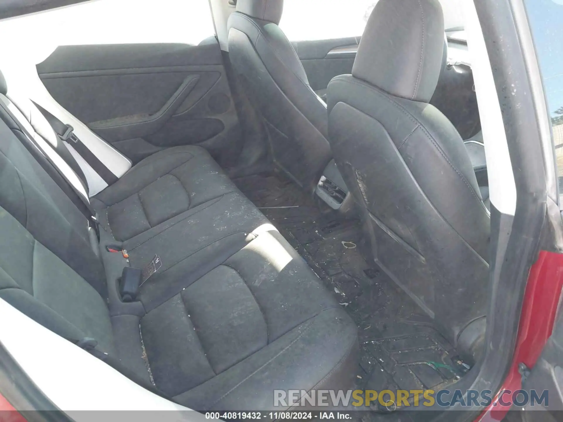 8 Photograph of a damaged car 5YJ3E1EB2PF670546 TESLA MODEL 3 2023