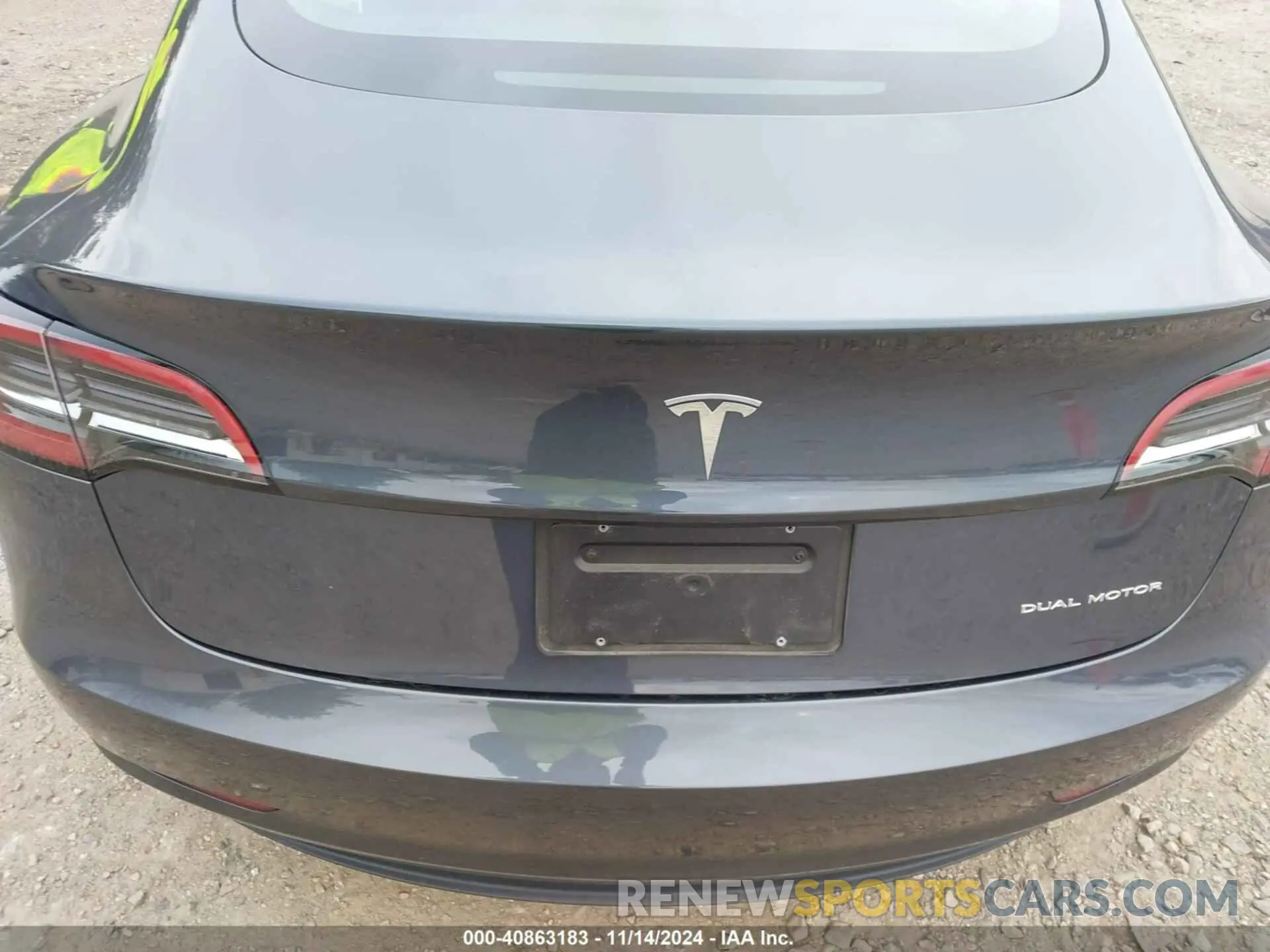 10 Photograph of a damaged car 5YJ3E1EB2PF686312 TESLA MODEL 3 2023