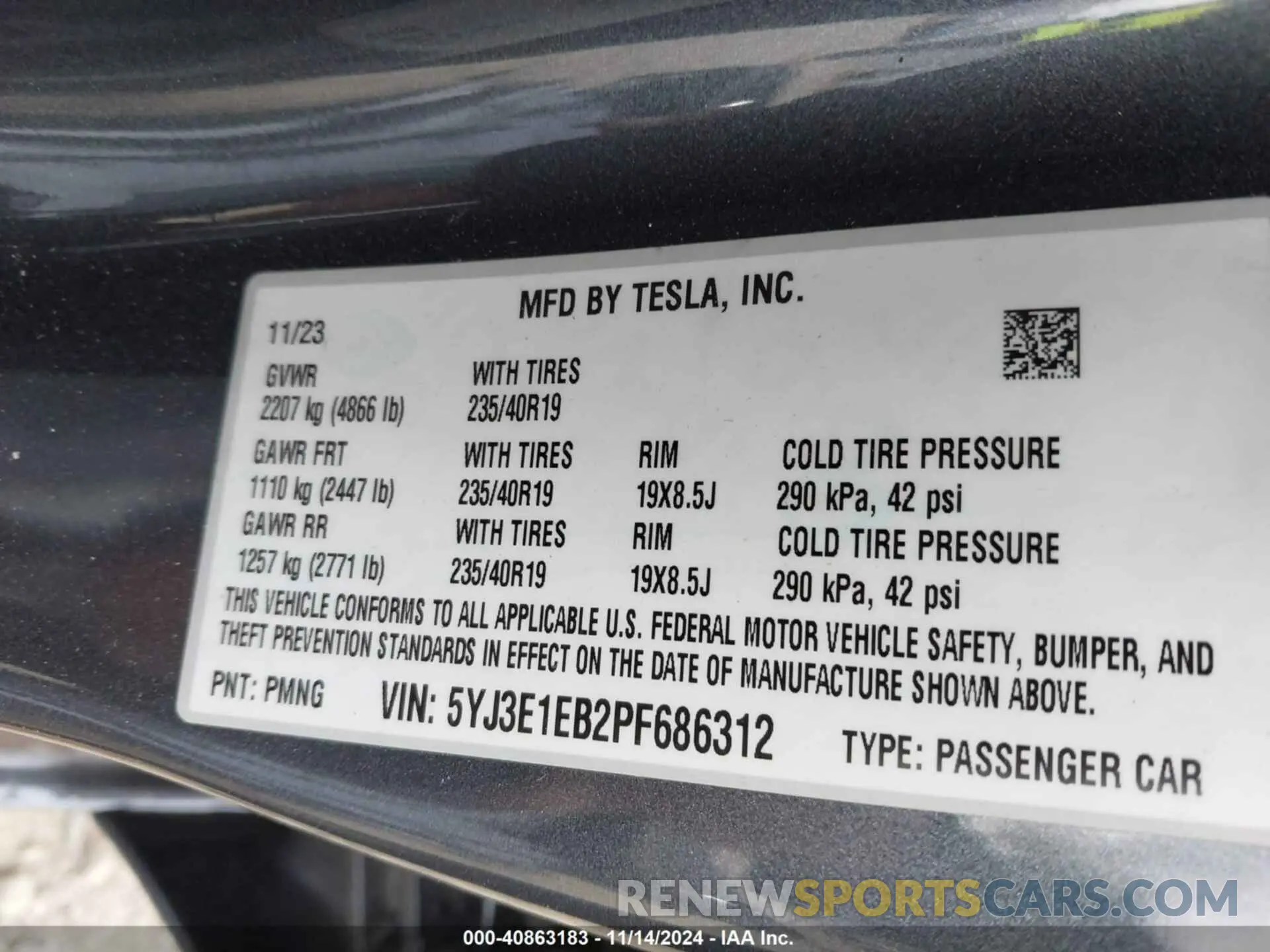 9 Photograph of a damaged car 5YJ3E1EB2PF686312 TESLA MODEL 3 2023