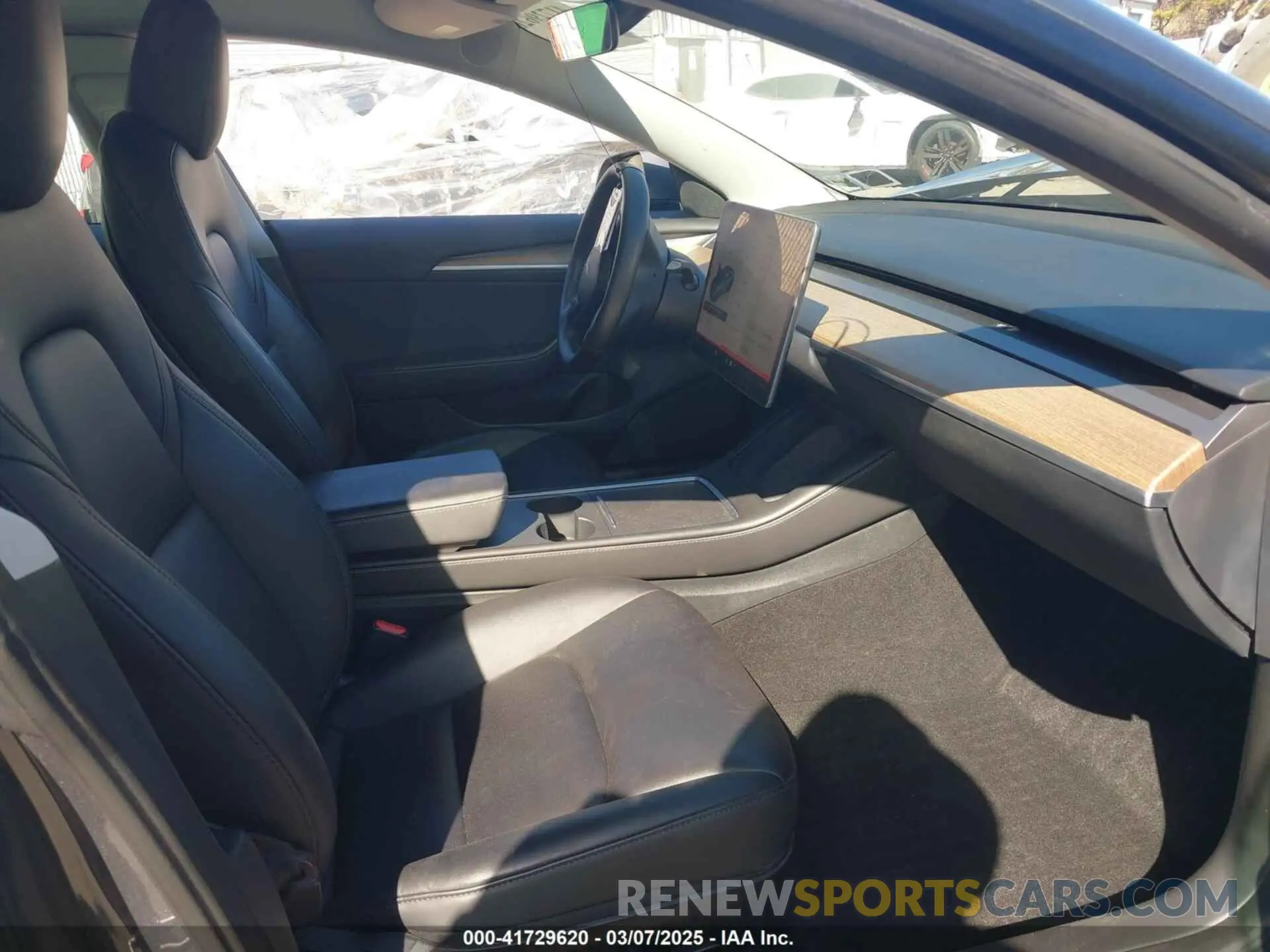 5 Photograph of a damaged car 5YJ3E1EB3PF415677 TESLA MODEL 3 2023