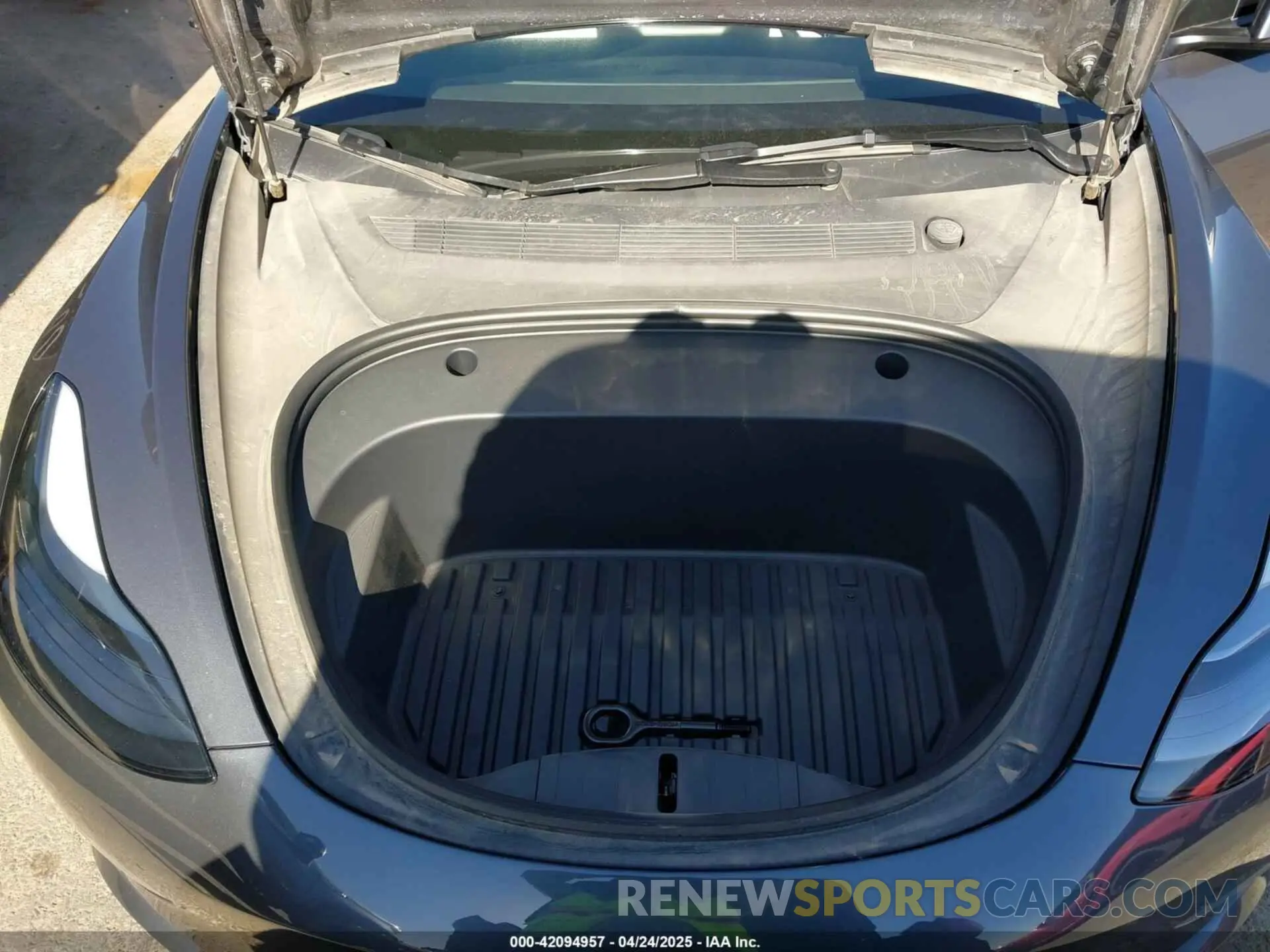 10 Photograph of a damaged car 5YJ3E1EB3PF626345 TESLA MODEL 3 2023