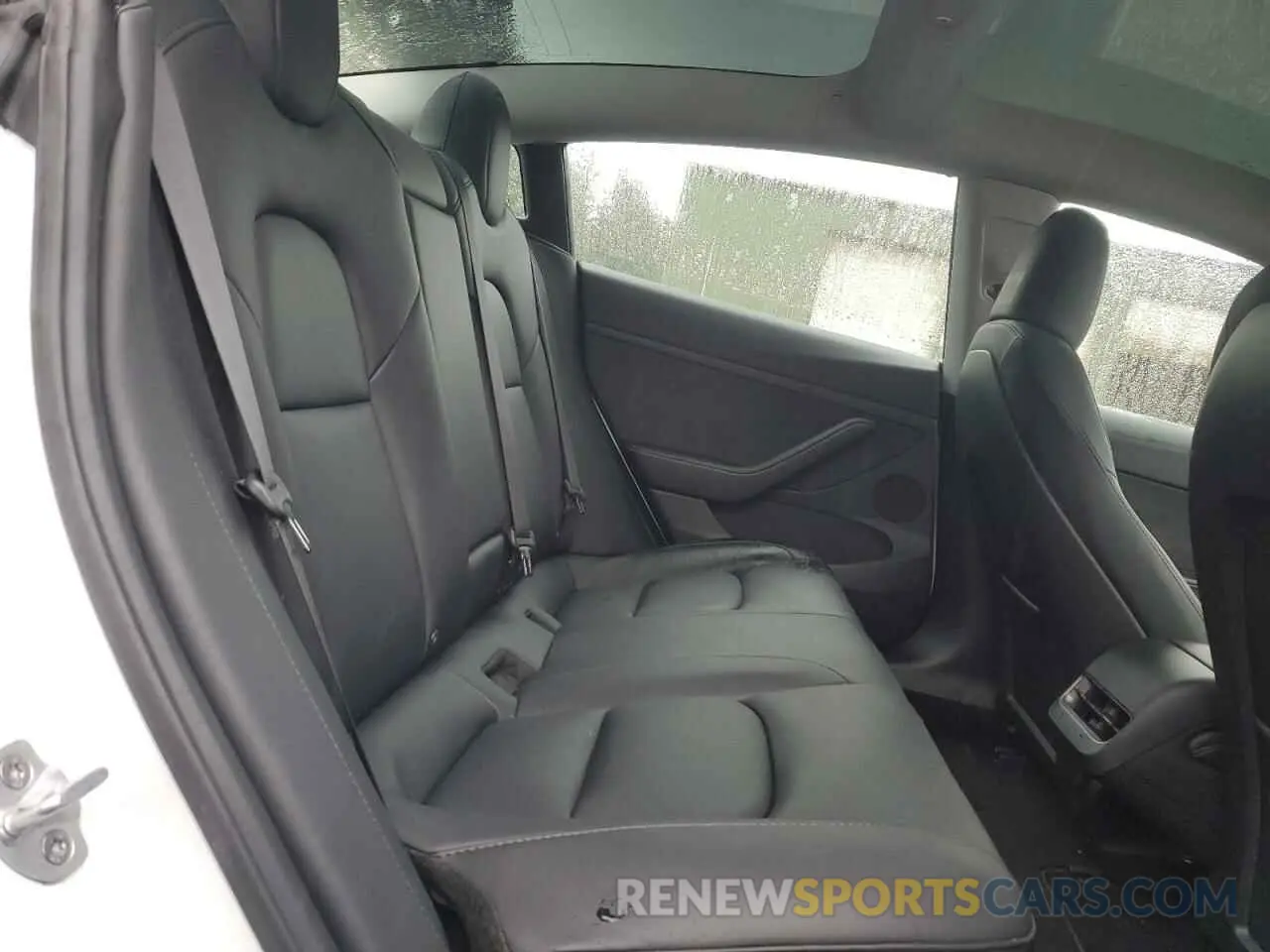10 Photograph of a damaged car 5YJ3E1EB4PF619243 TESLA MODEL 3 2023